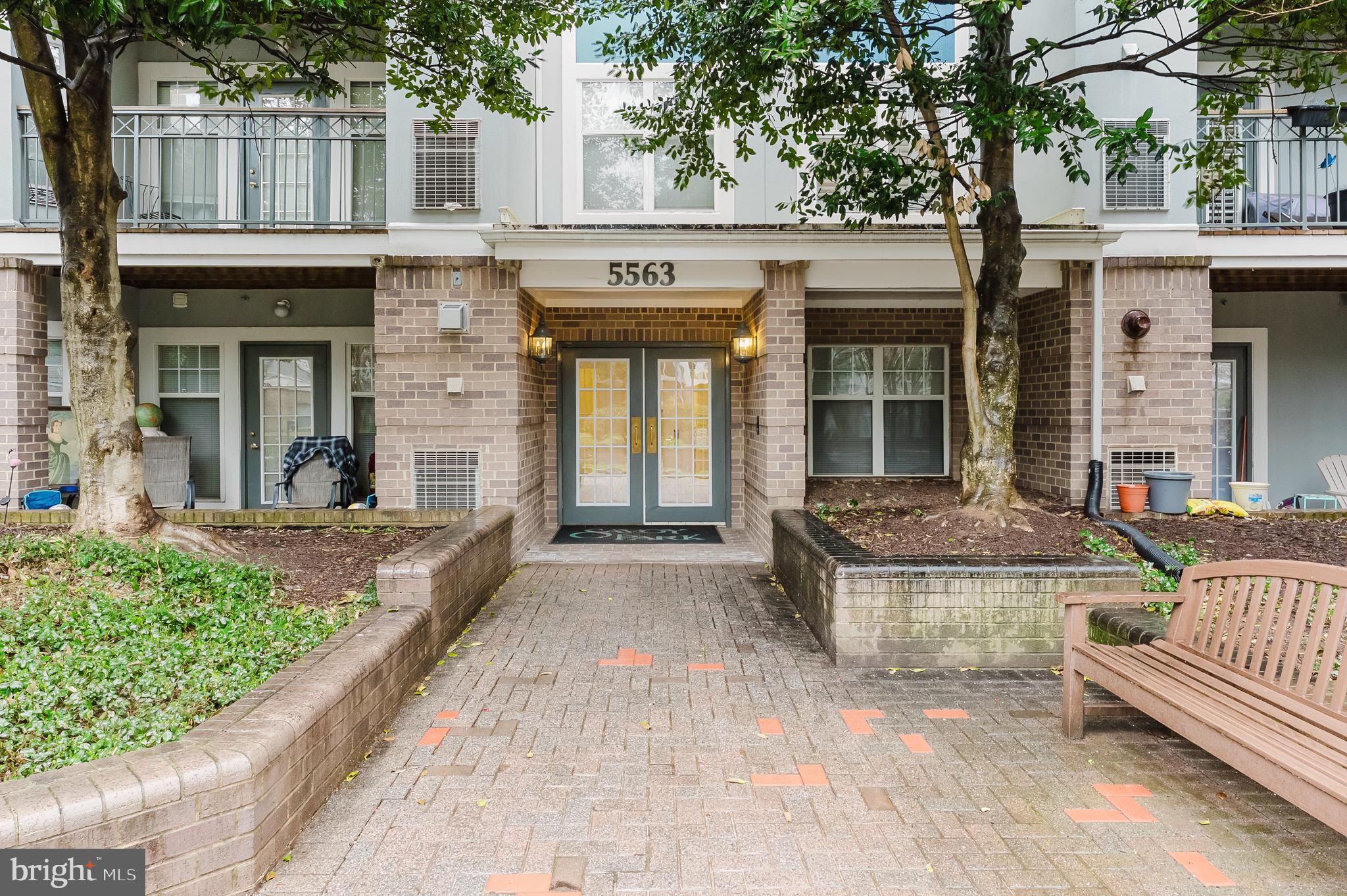 SAVOY PARK CONDOMINIUMS - Residential