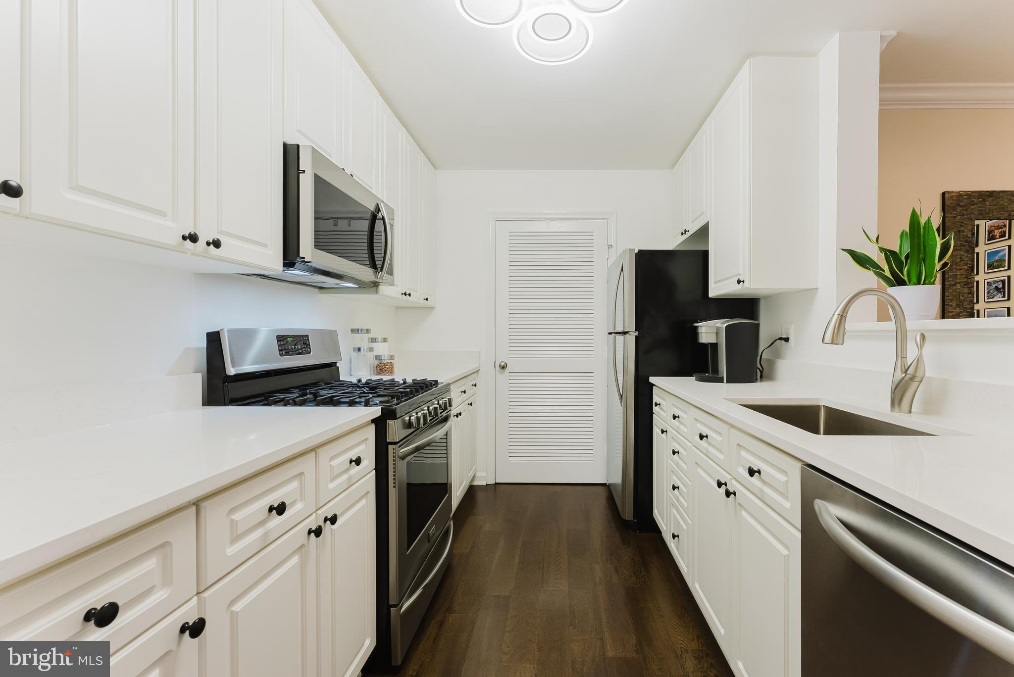 SAVOY PARK CONDOMINIUMS - Residential