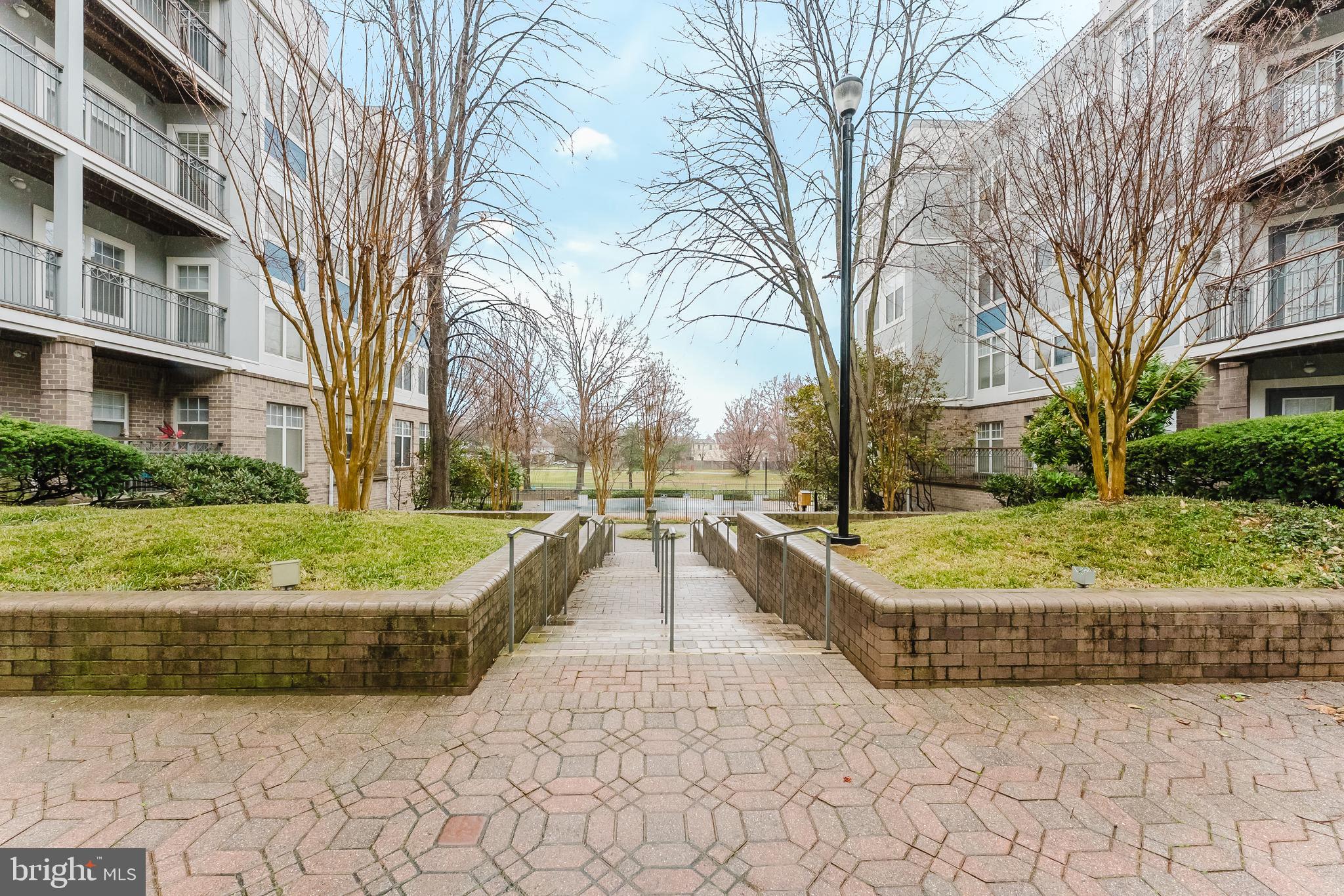 SAVOY PARK CONDOMINIUMS - Residential