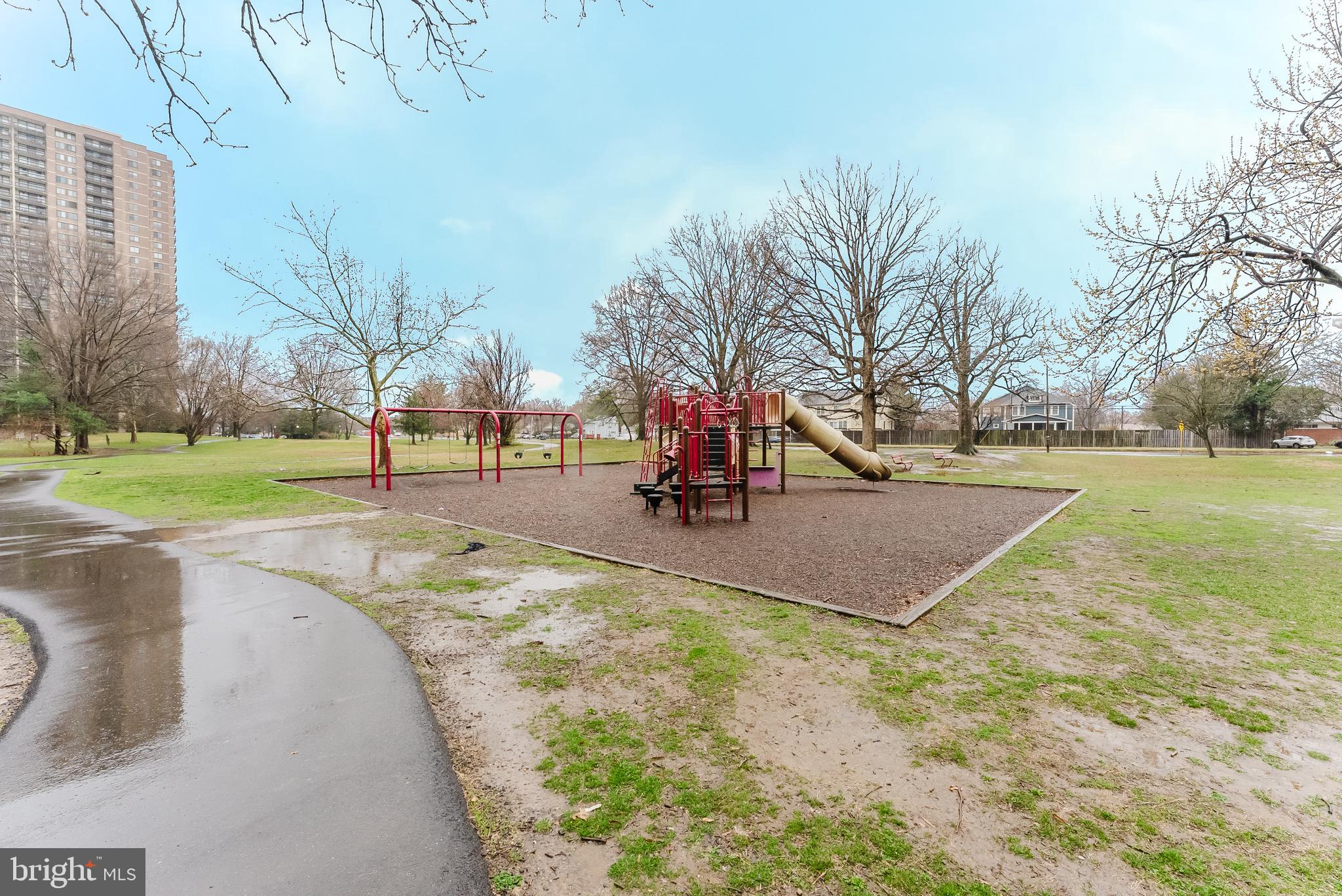 SAVOY PARK CONDOMINIUMS - Residential