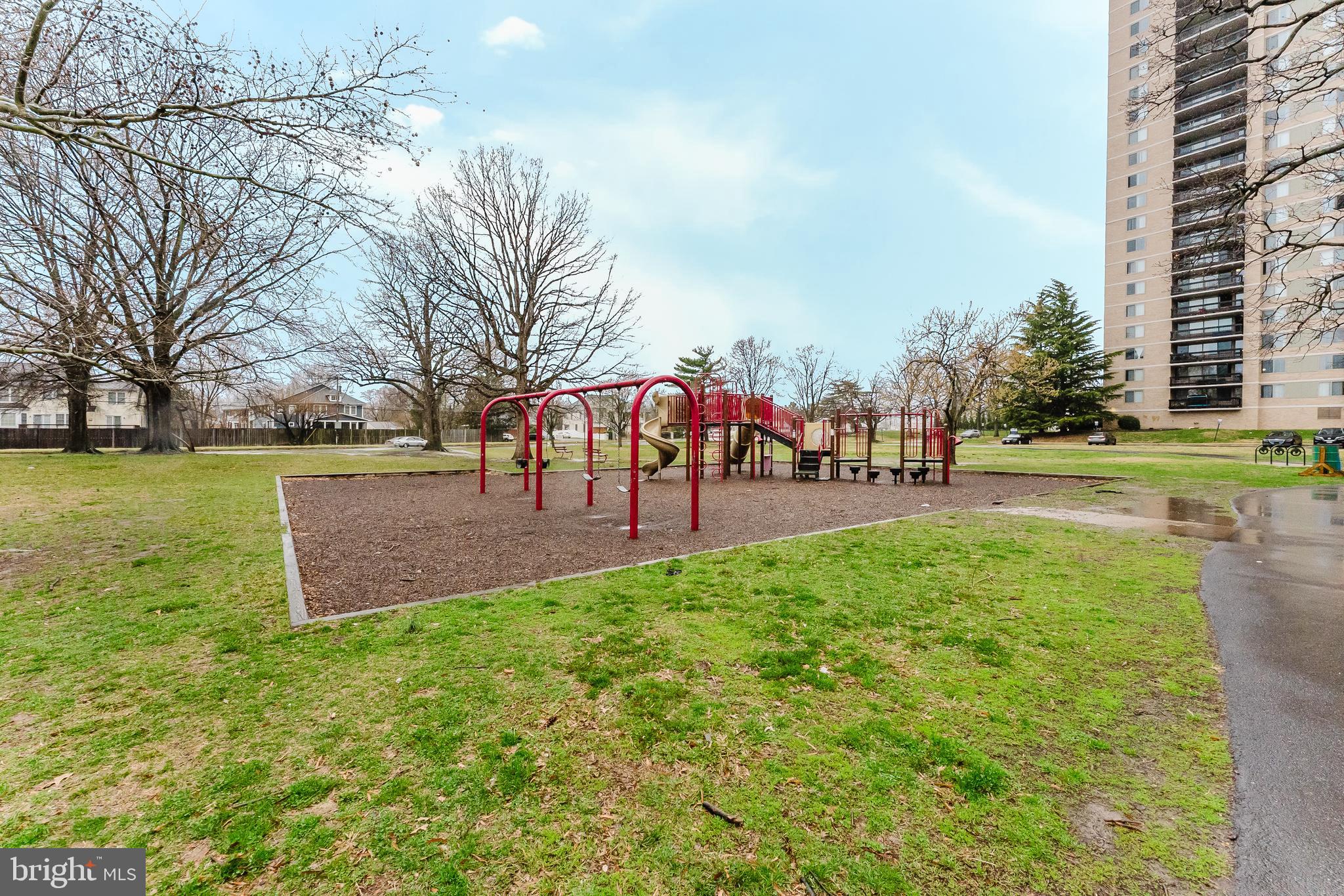 SAVOY PARK CONDOMINIUMS - Residential