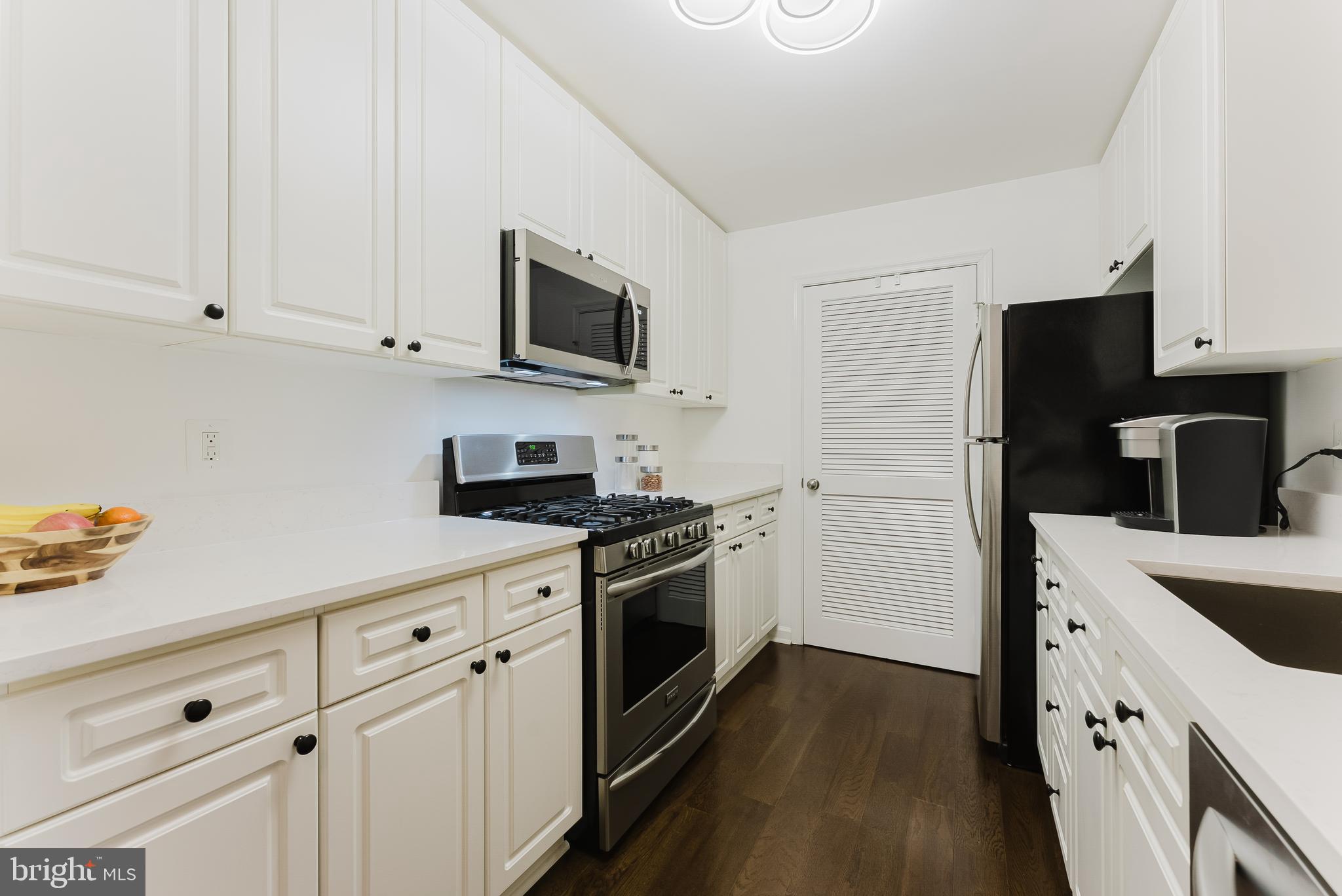 SAVOY PARK CONDOMINIUMS - Residential