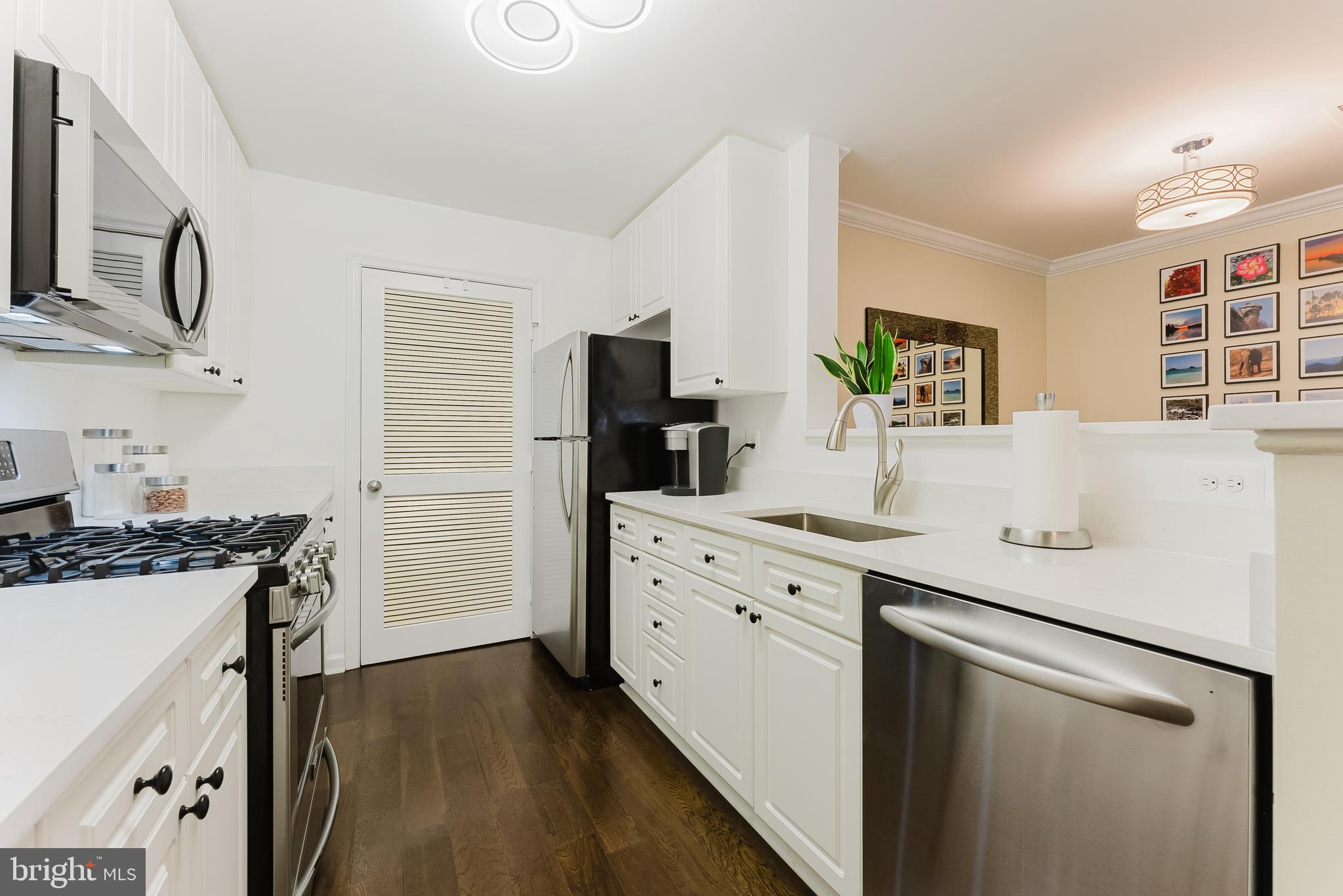 SAVOY PARK CONDOMINIUMS - Residential