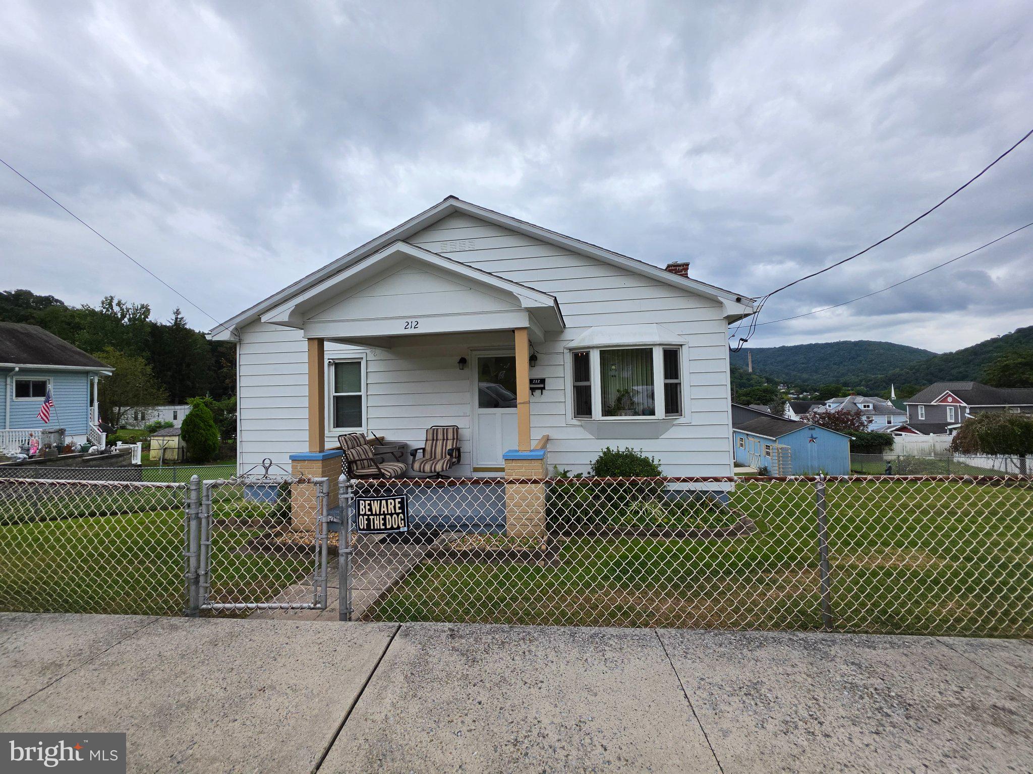 212 PHILOS AVENUE