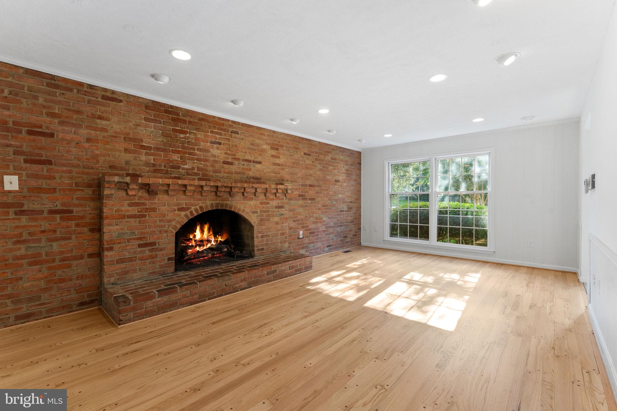 FOREST VILLA WOODS - Residential