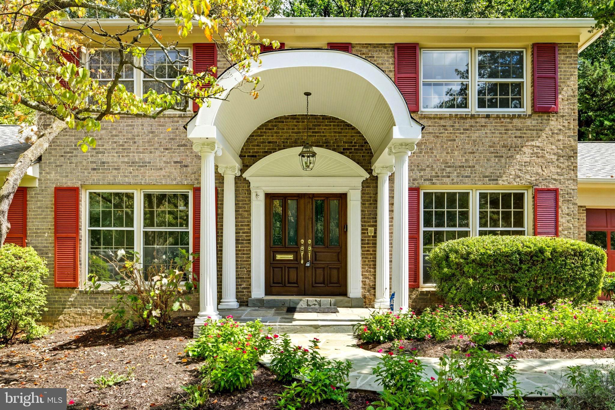 1560 FOREST VILLA LANE
