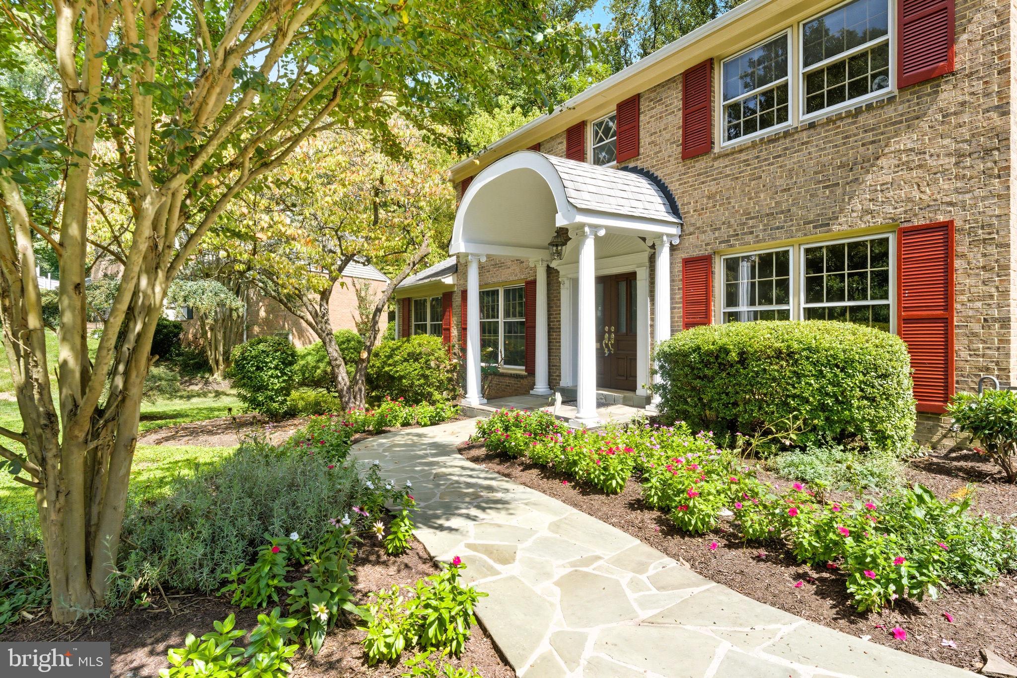 1560 FOREST VILLA LANE