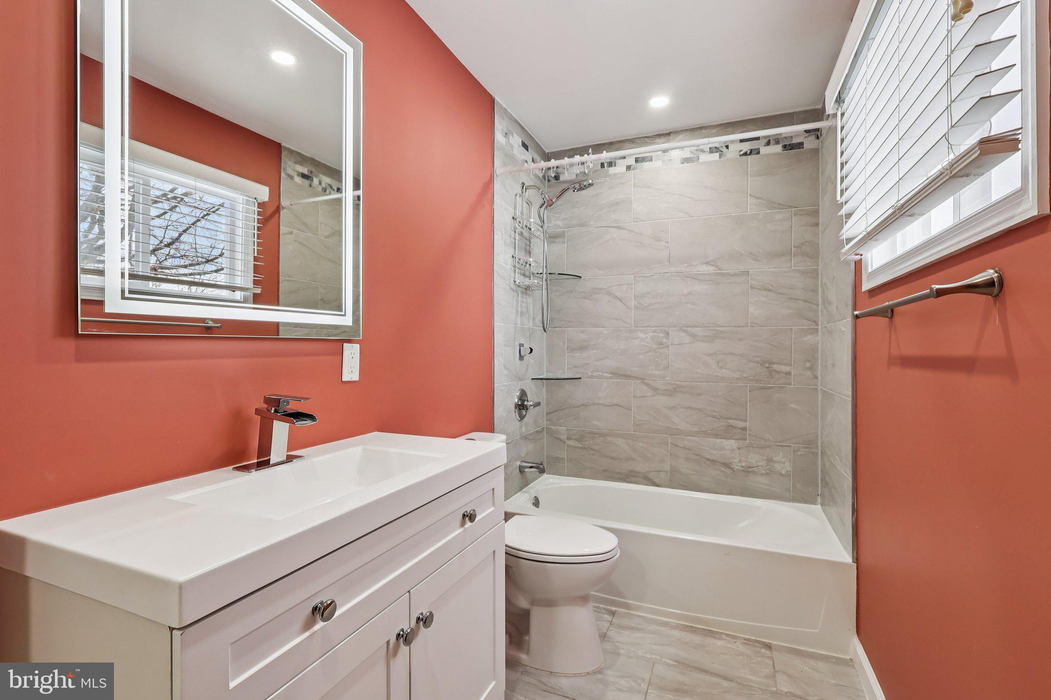 ROBSCOTT MANOR - Residential