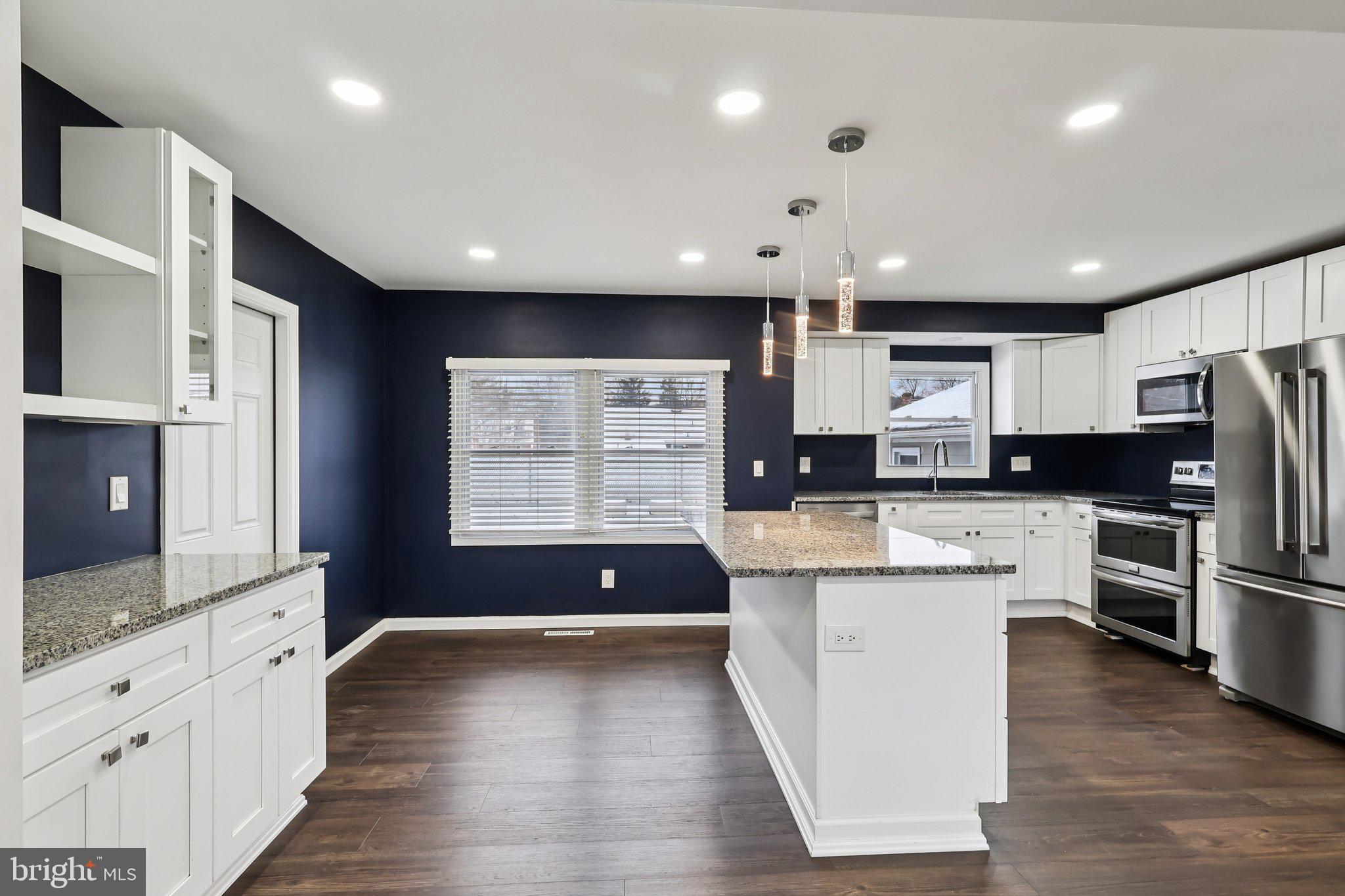 ROBSCOTT MANOR - Residential