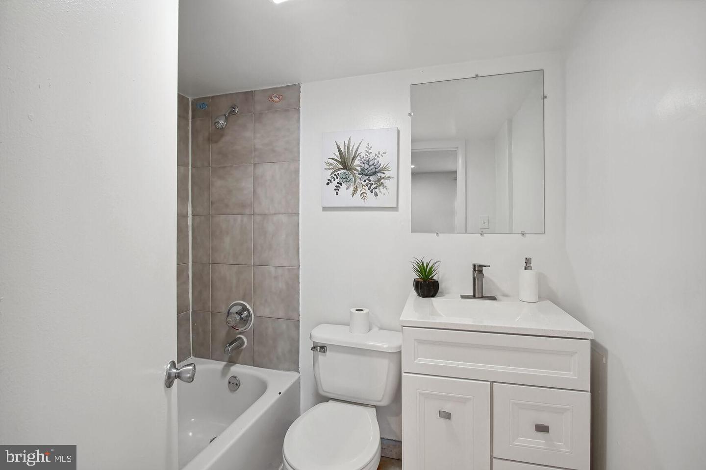 CENTENNIAL VILLAGE - Residential Lease