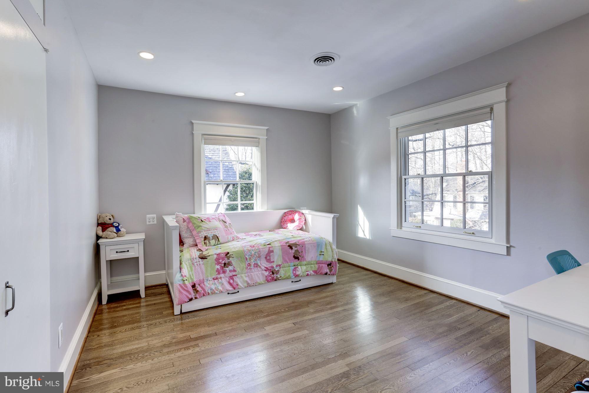 CHEVY CHASE - Residential