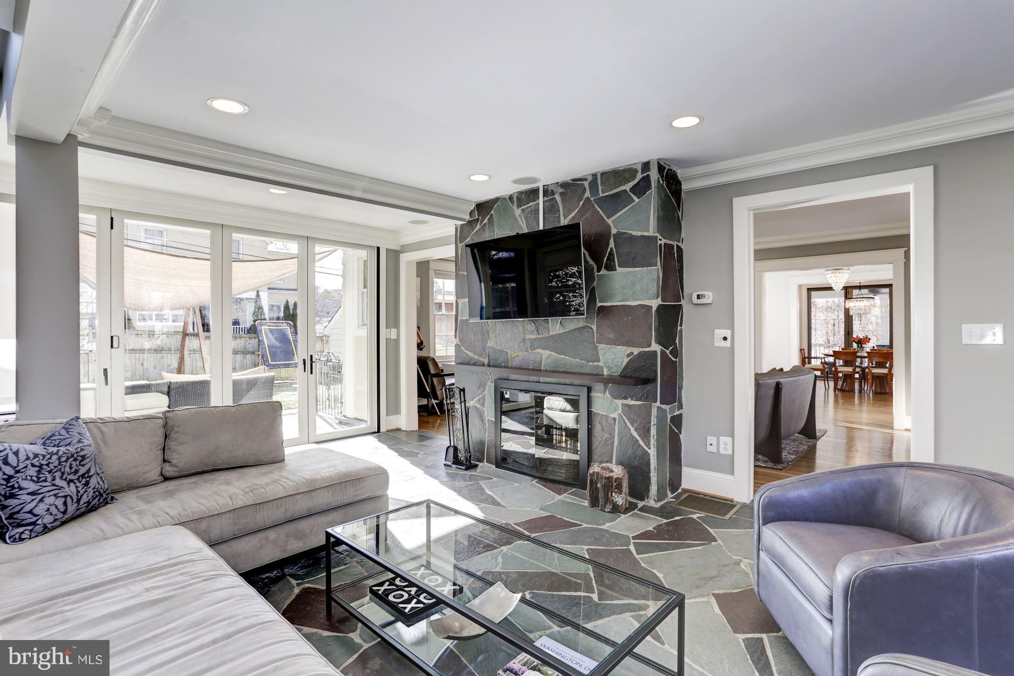 CHEVY CHASE - Residential