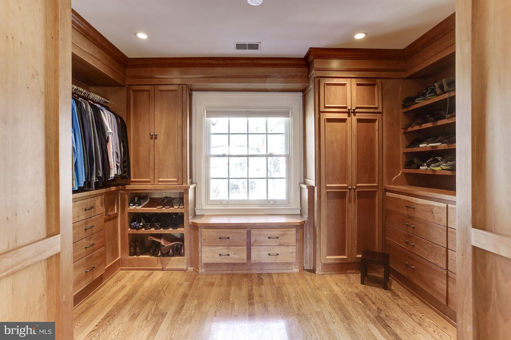 CHEVY CHASE - Residential