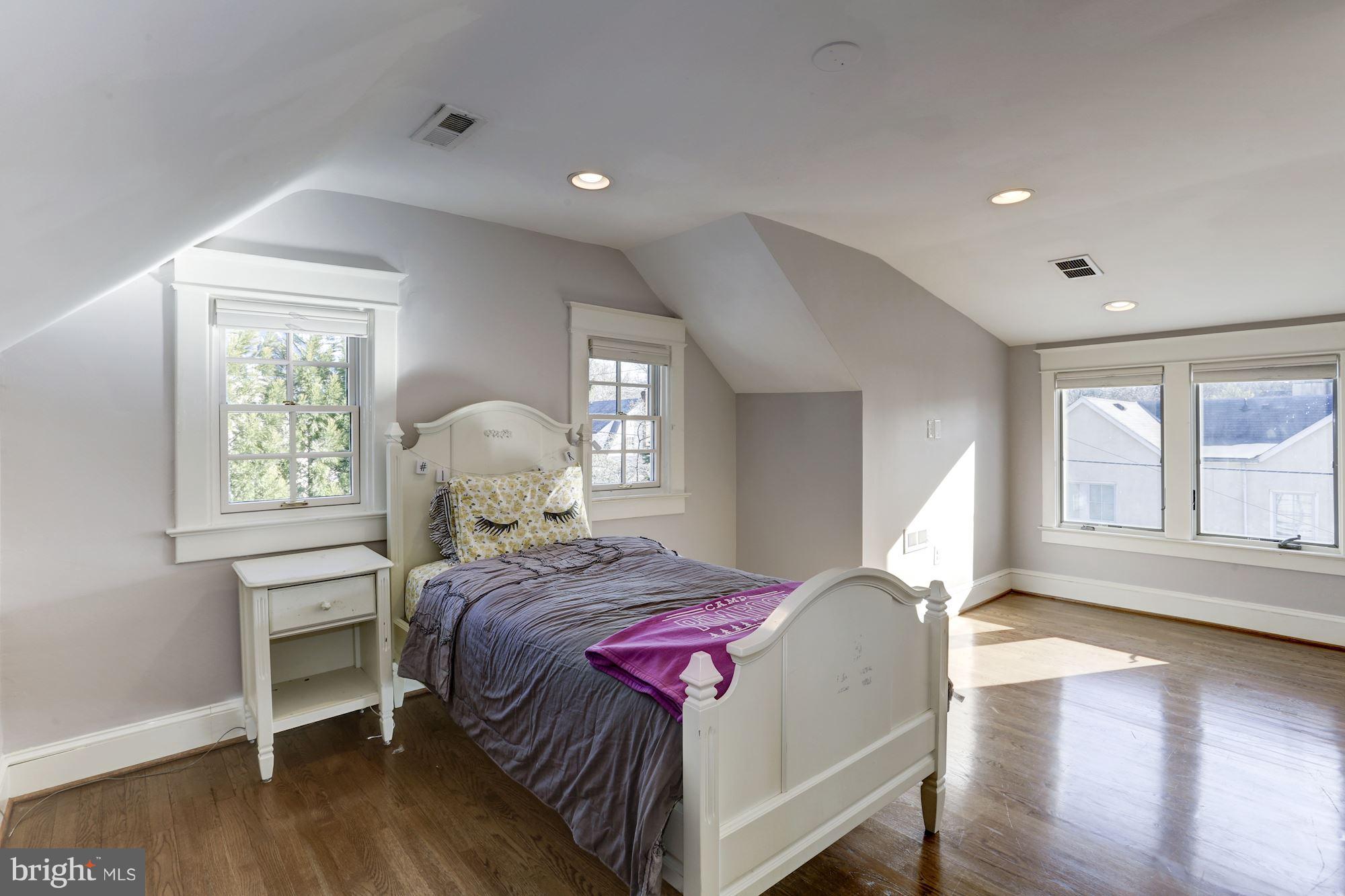 CHEVY CHASE - Residential