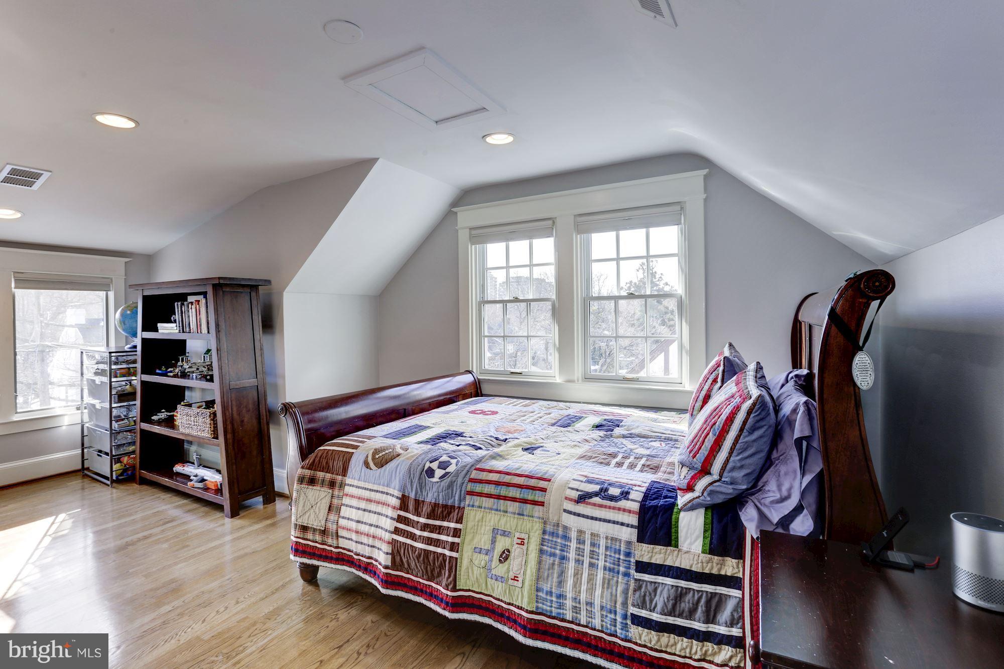 CHEVY CHASE - Residential