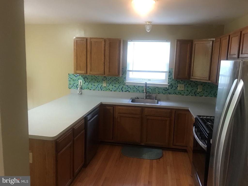 PINEHURST ESTATES - Residential Lease