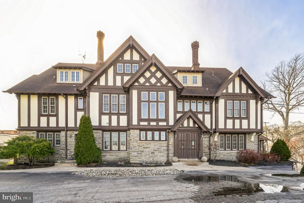 Photo of 7220 Ridge Avenue #C, PHILADELPHIA, PA 19128 (MLS # PAPH2589616)