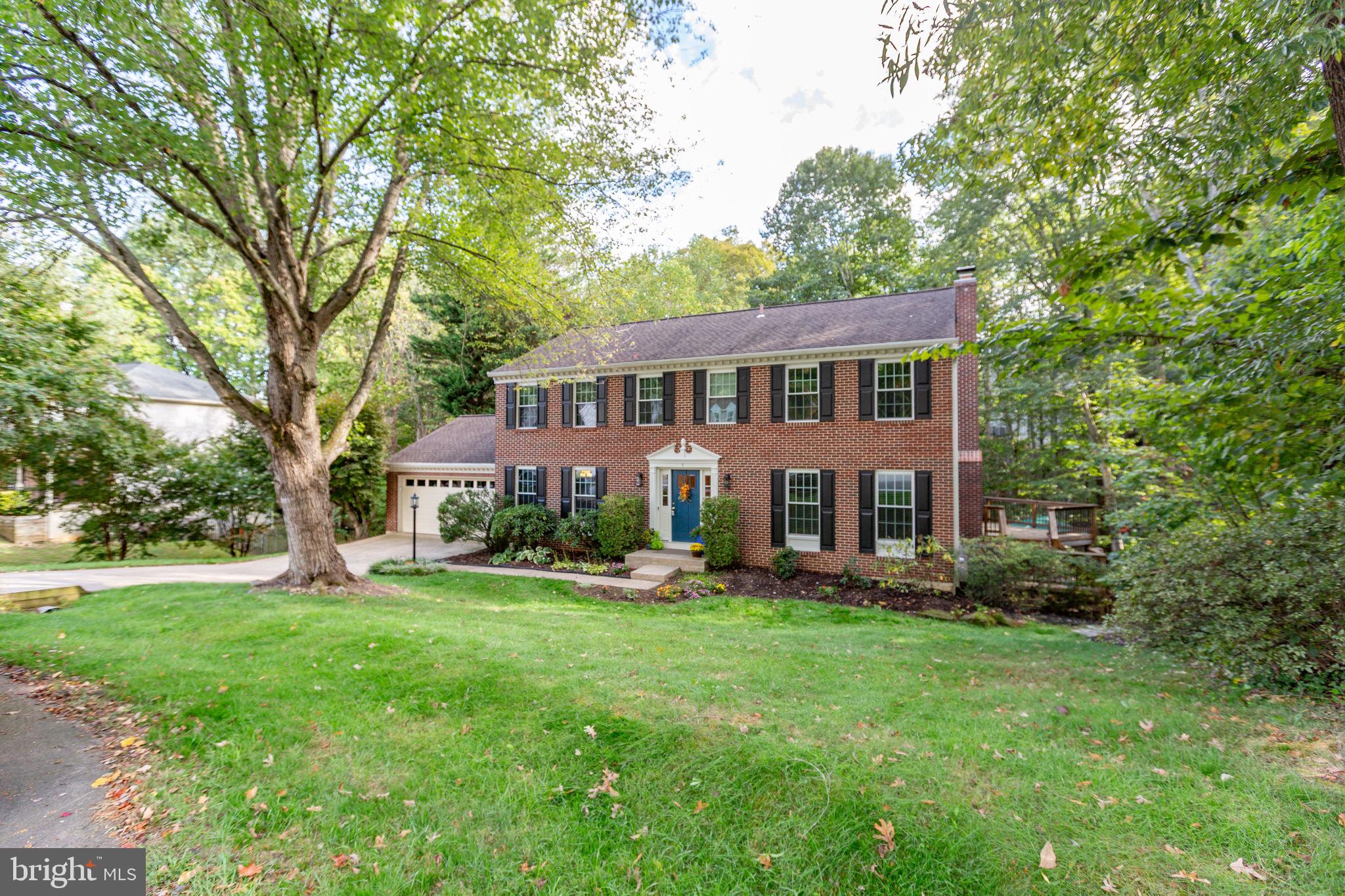 7 LEE COURT