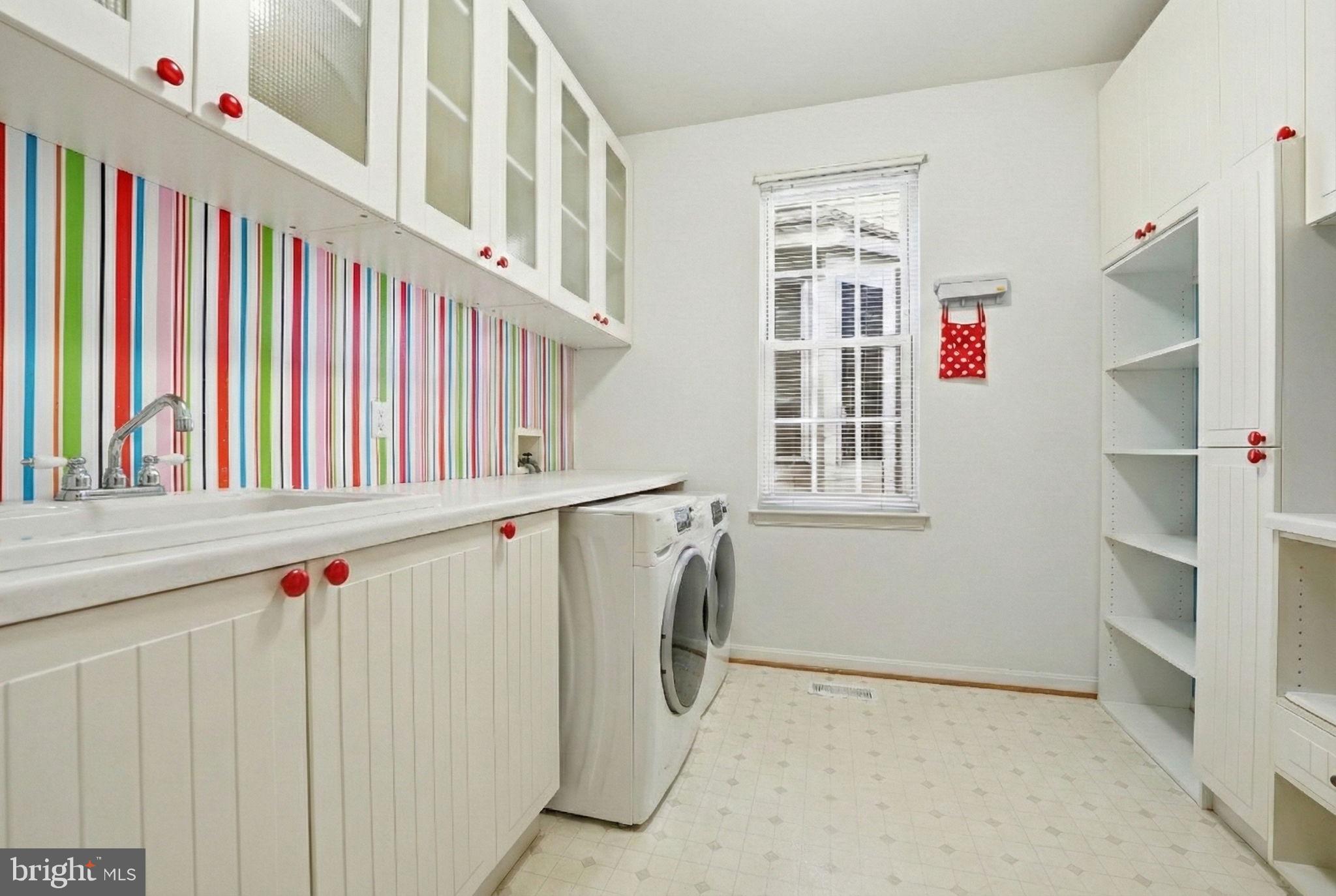 RIDGEFIELD VILLAGE - Residential