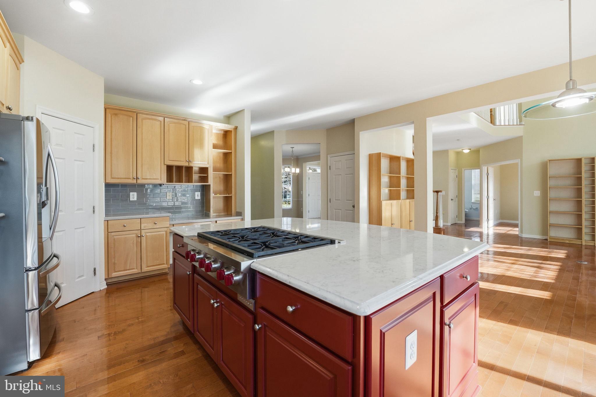 RIDGEFIELD VILLAGE - Residential