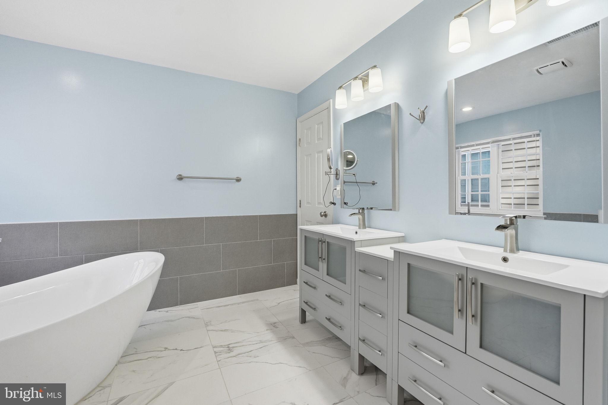 RIDGEFIELD VILLAGE - Residential