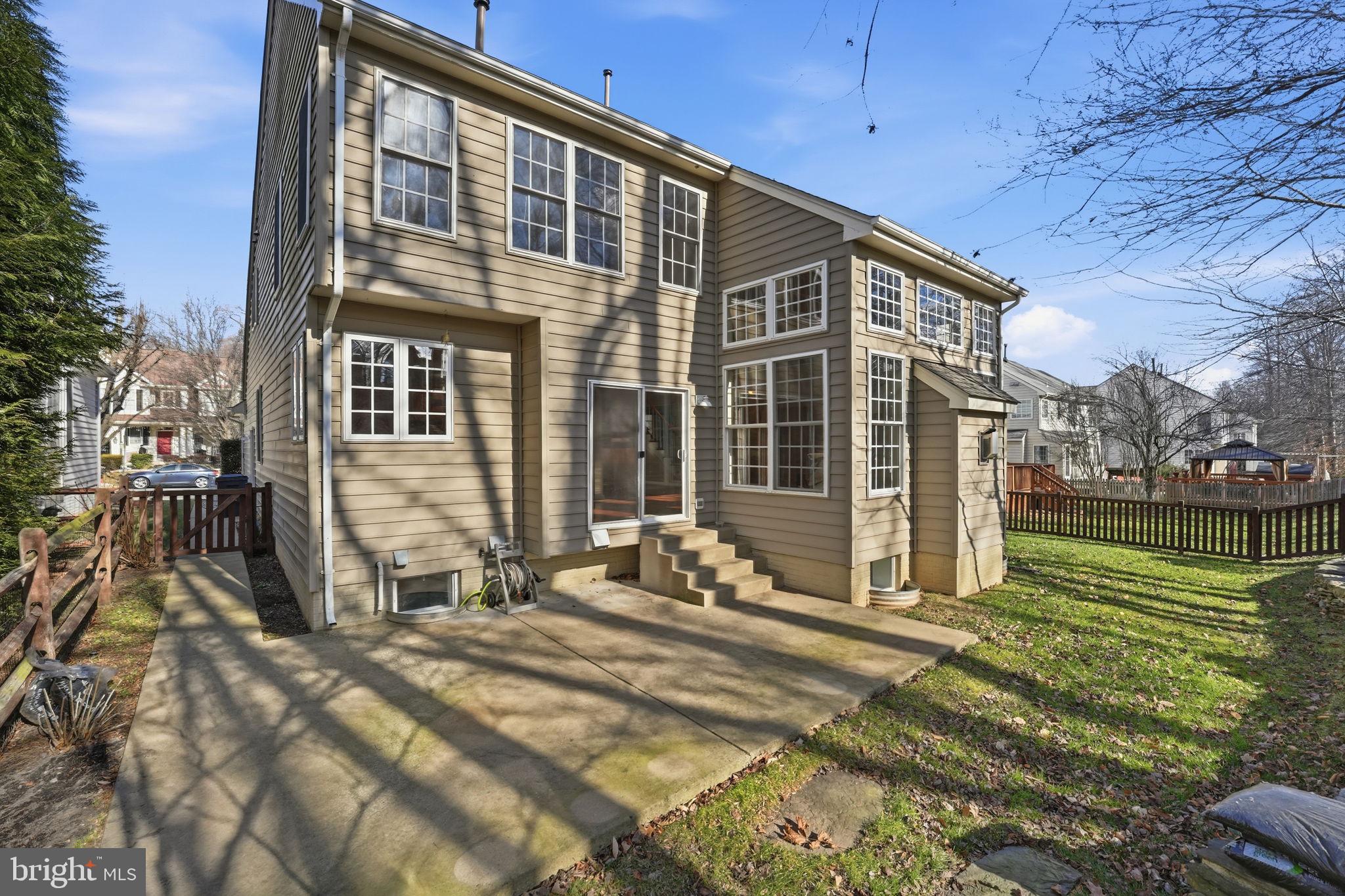 RIDGEFIELD VILLAGE - Residential