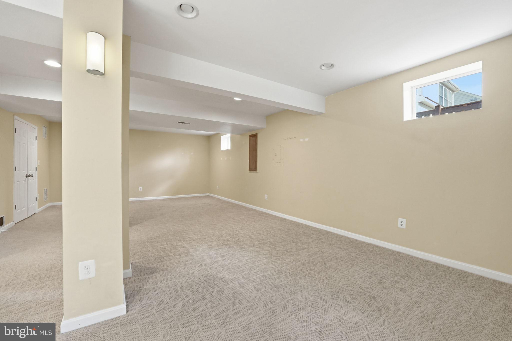 RIDGEFIELD VILLAGE - Residential