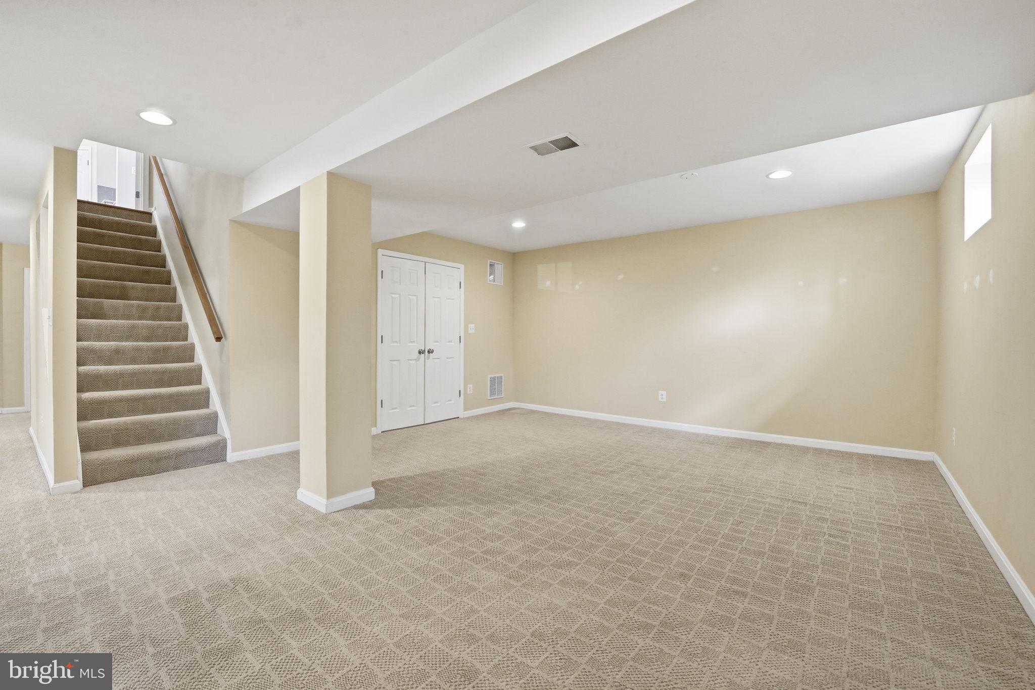 RIDGEFIELD VILLAGE - Residential