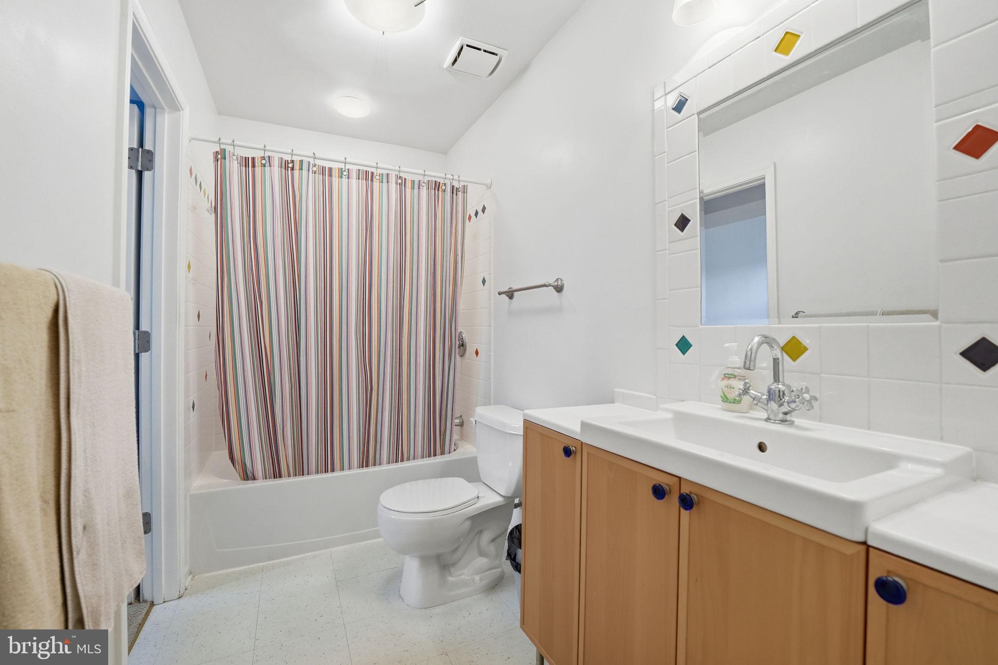 RIDGEFIELD VILLAGE - Residential