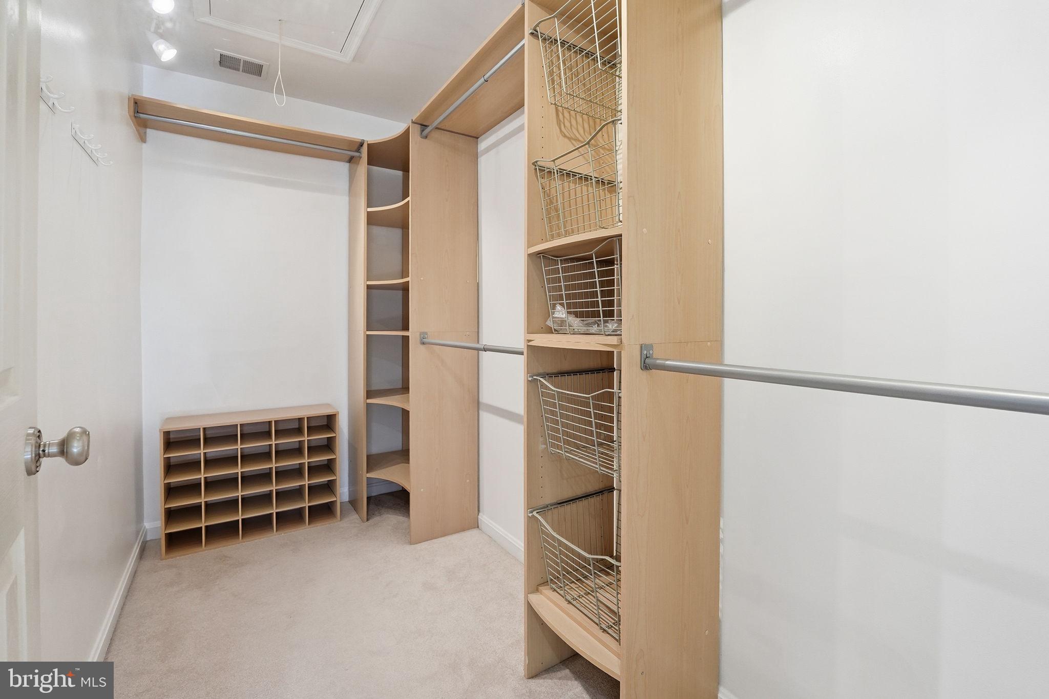 RIDGEFIELD VILLAGE - Residential