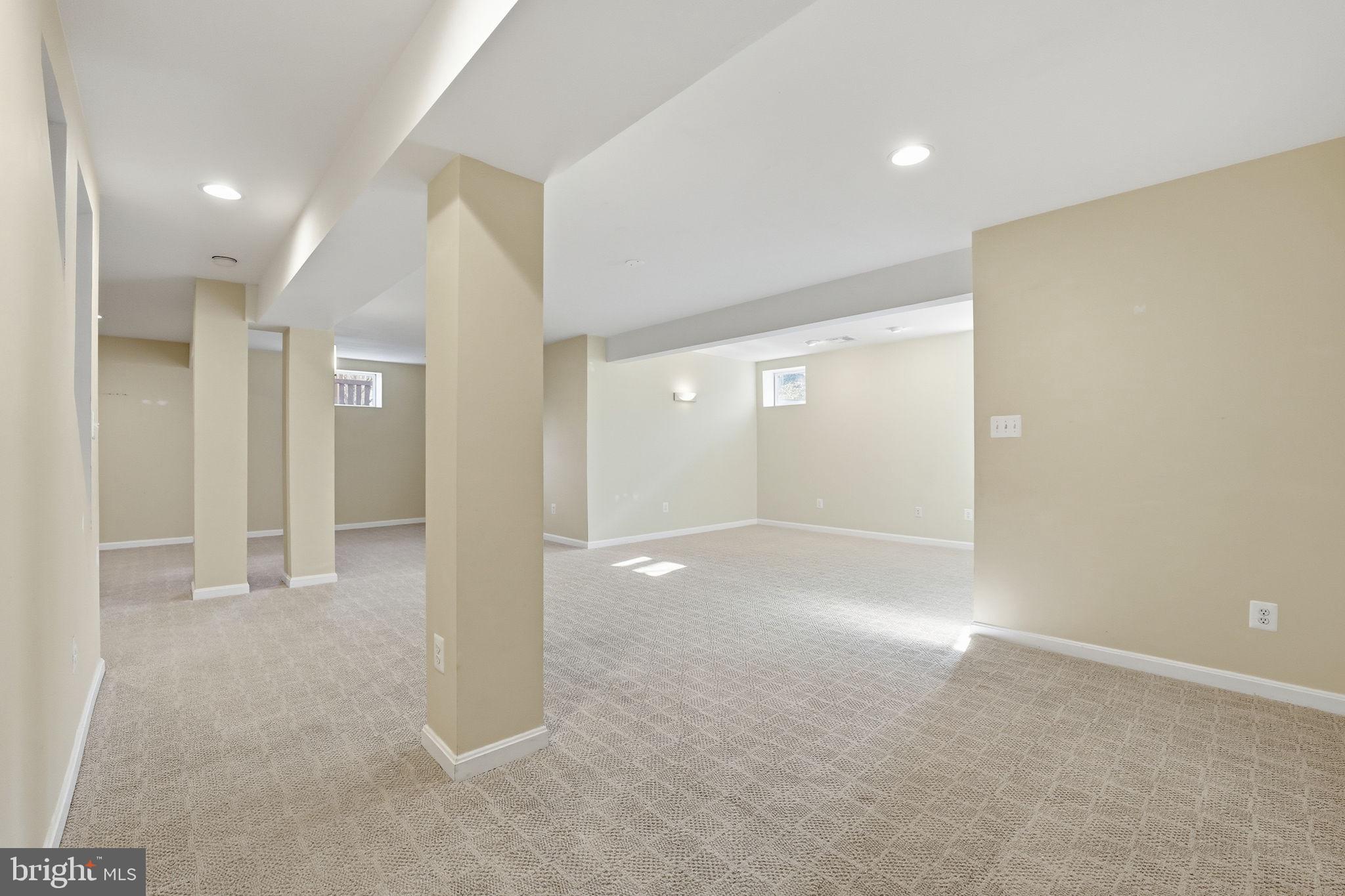 RIDGEFIELD VILLAGE - Residential