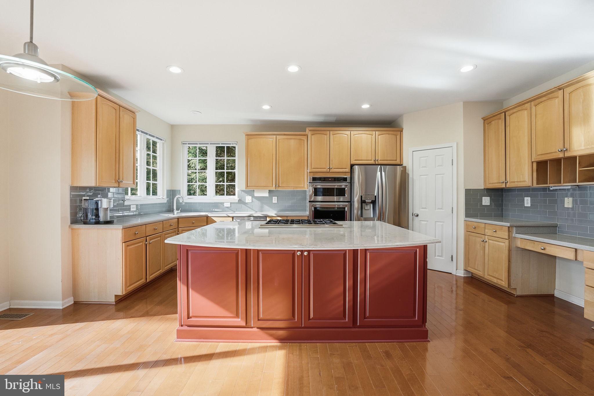 RIDGEFIELD VILLAGE - Residential