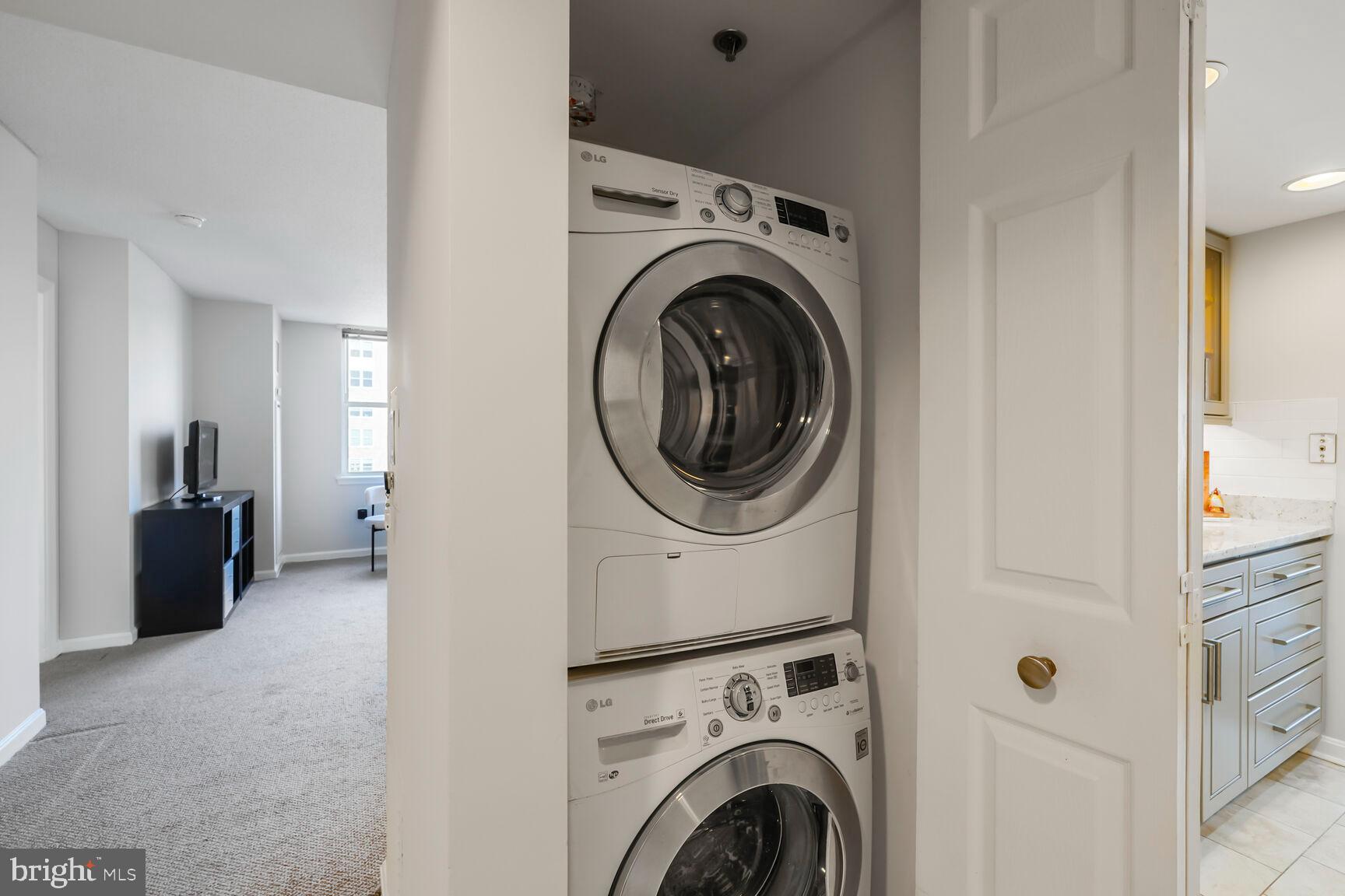 THE JEFFERSON - SUNRISE SENIOR LIVING - Residential