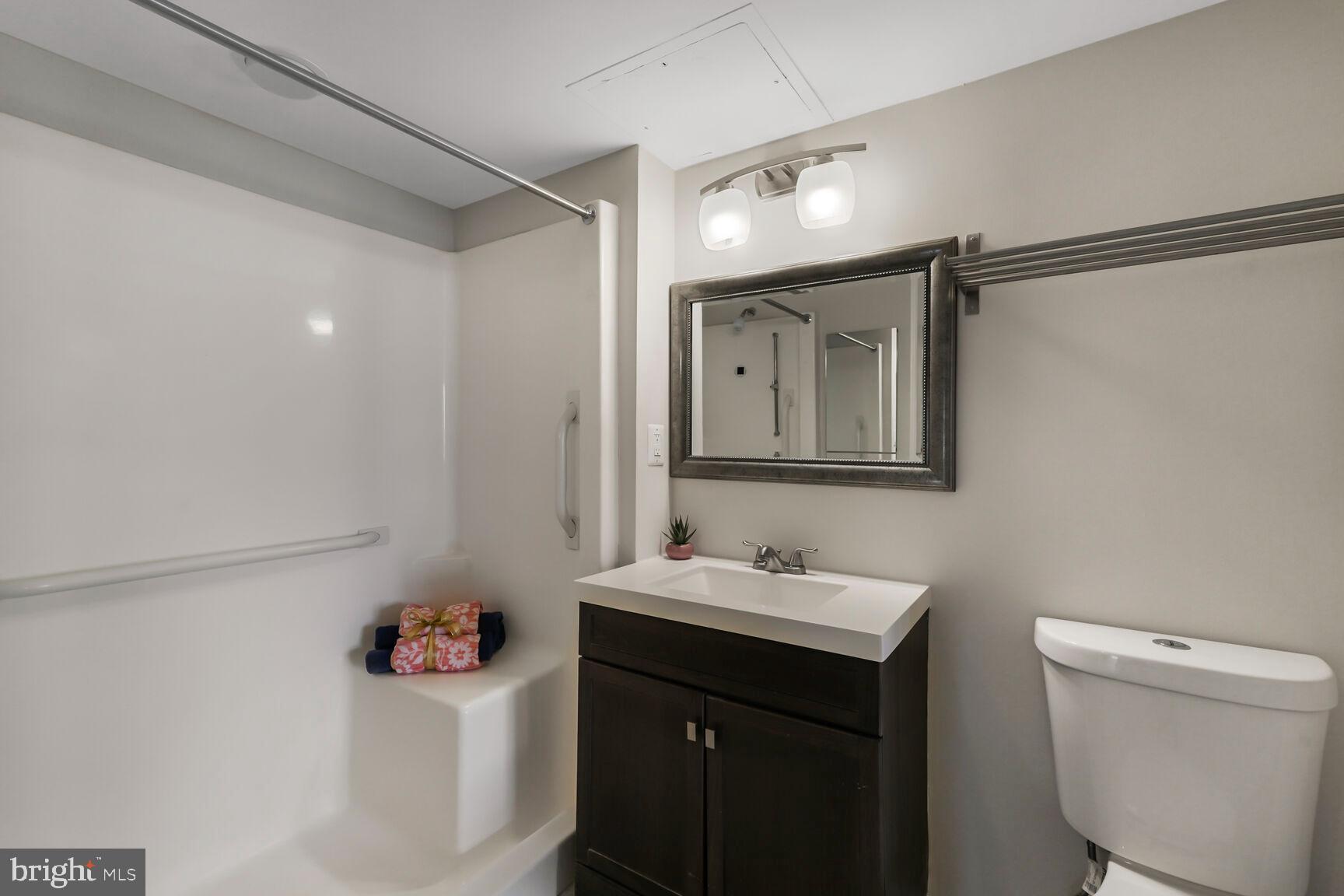 THE JEFFERSON - SUNRISE SENIOR LIVING - Residential