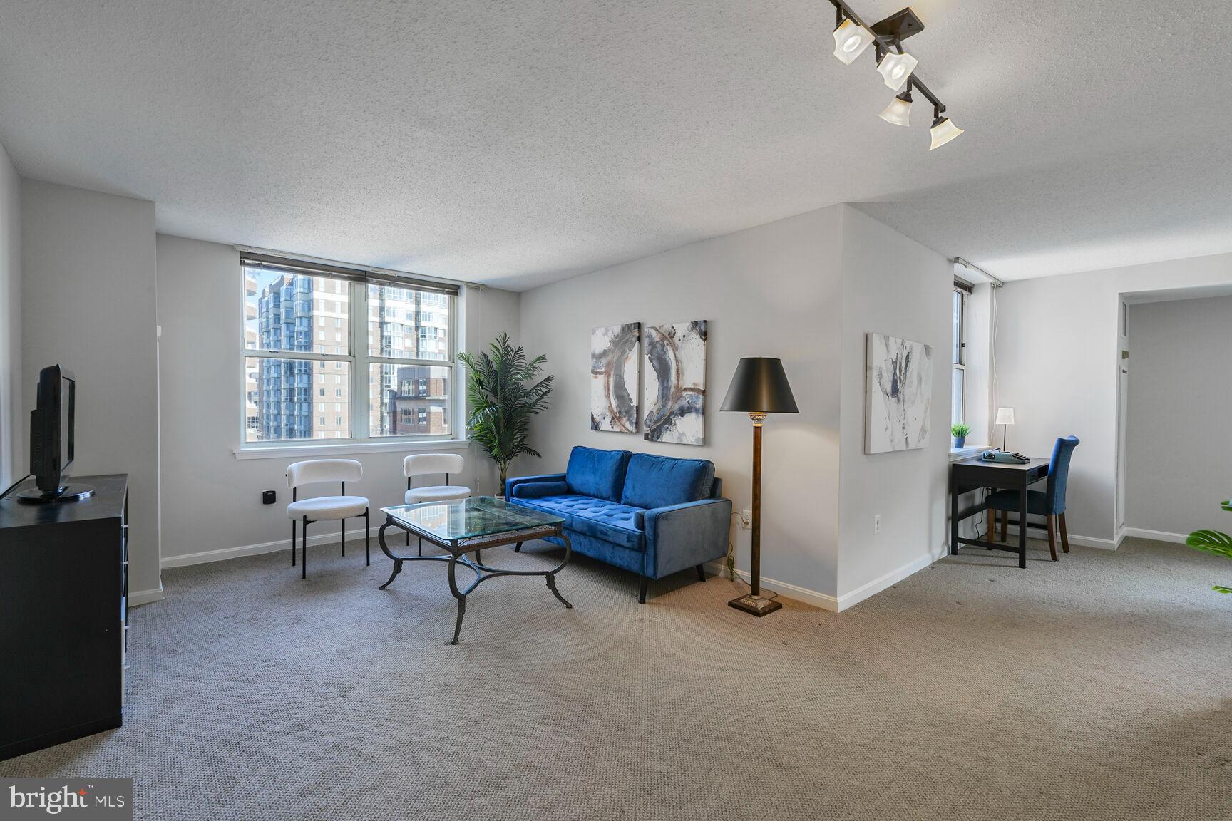 THE JEFFERSON - SUNRISE SENIOR LIVING - Residential