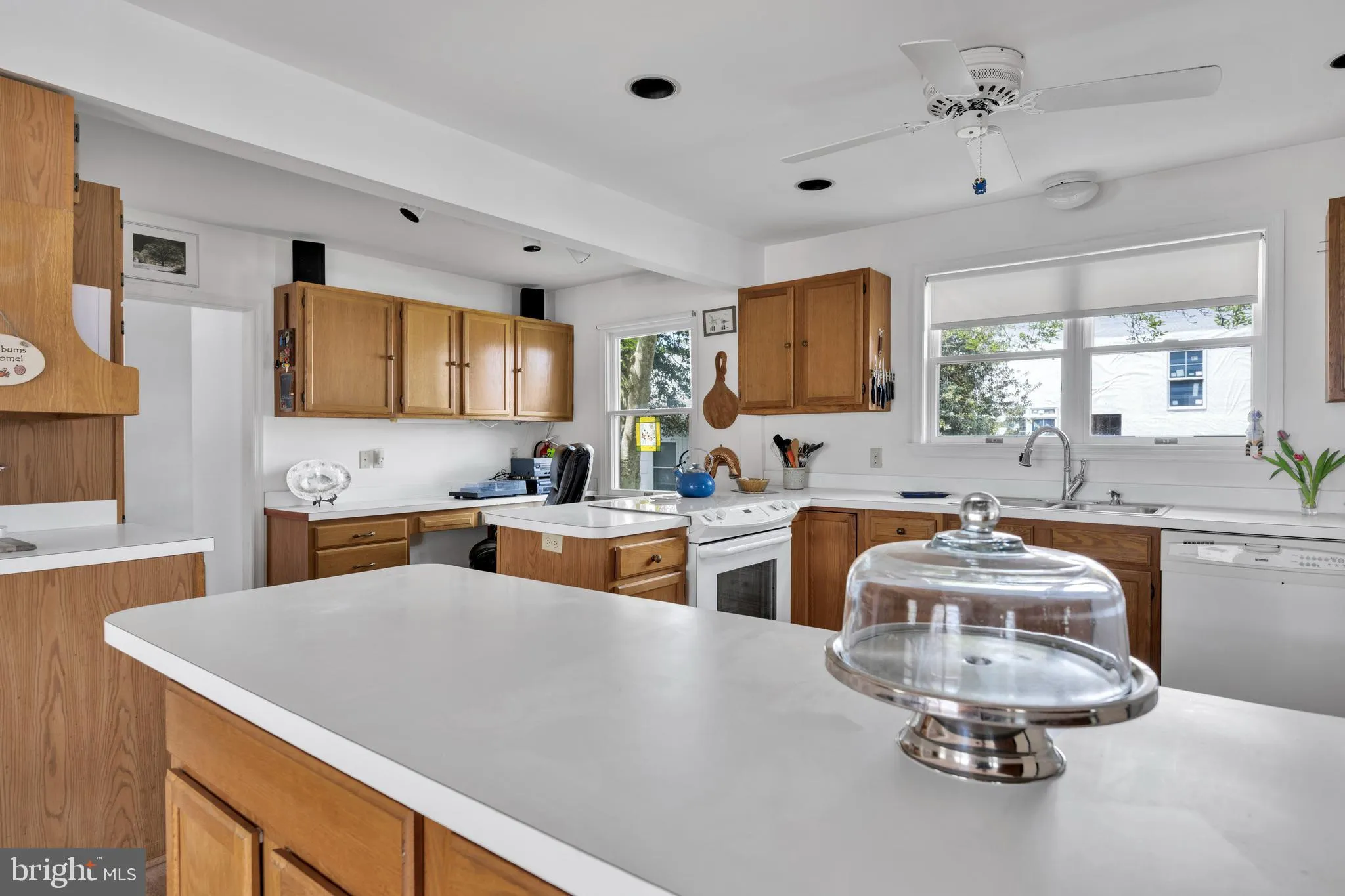 Rehoboth Beach, Delaware 19971, United States, 4 Bedrooms Bedrooms, ,3 BathroomsBathrooms,Residential,Pending,118205