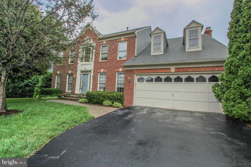 ***NV HOMES BELLE HAVEN MODEL W/SULLY STATION AMENITIES *  GREAT SCHOOLS * 1ST FLOOR LIBRARY *  NEW GRANITE COUNTER TOP * HARDWOOD FOYER ,KITCHEN & ESIK * GAS FP IN FR *   SCREEN PORCH  & DECK * MASTER BEDROOM W/SITTING ROOM & GAS FP * WALL OF CLOSETS * WHIRLPOOL TUB, SEPARATE SHOWER, DOUBLE SINKS *  3 OTHER LARGE BEDROOMS * LL REC ROOM, RI FULL BATH & UNFINISHED AREAS * FOUND  HOME OF CHOICE*