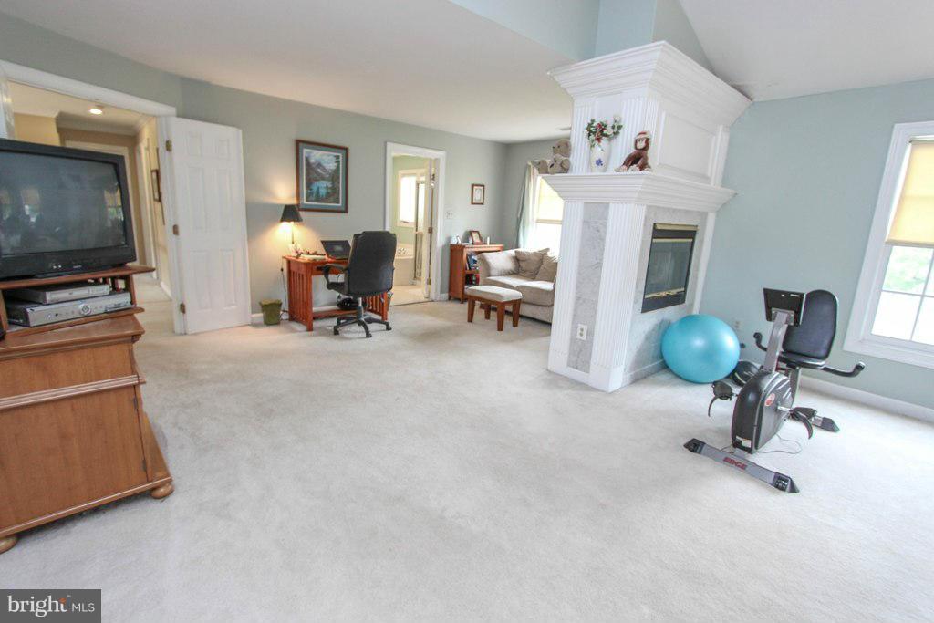 LIFESTYLE AT SULLY STATION - Residential