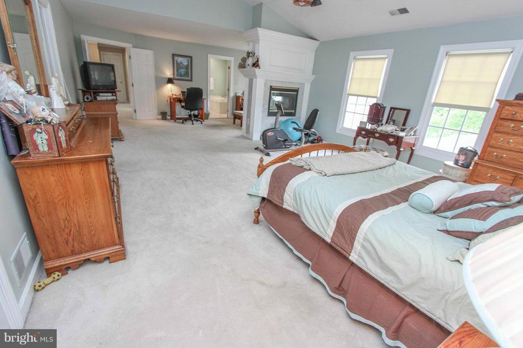 LIFESTYLE AT SULLY STATION - Residential