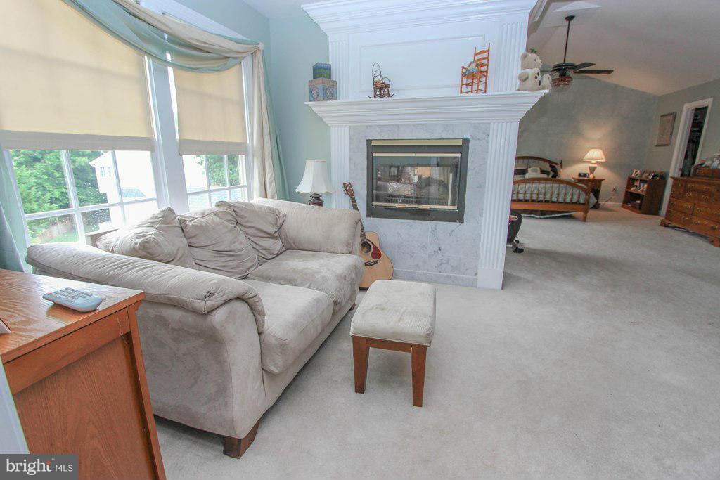 LIFESTYLE AT SULLY STATION - Residential