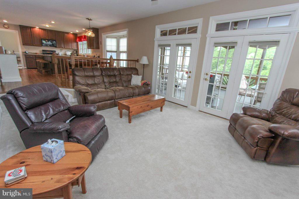 LIFESTYLE AT SULLY STATION - Residential