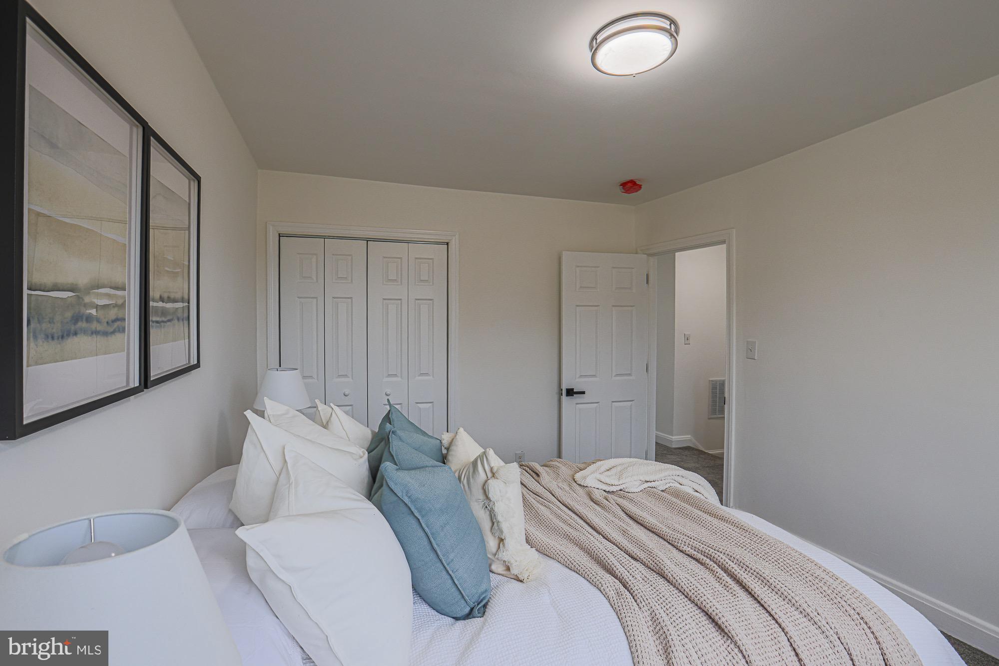 RAMBLEWOOD - Residential