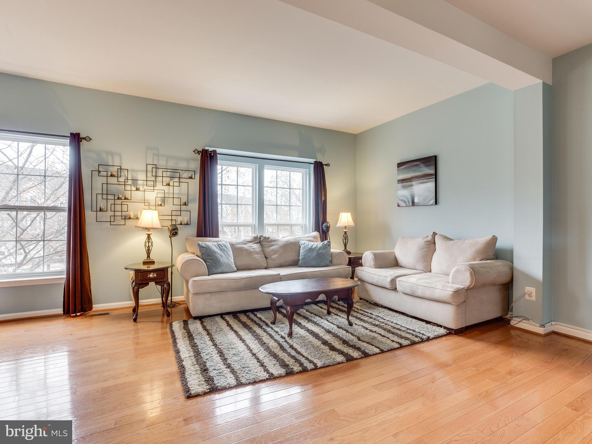 SOUTH RIDING - Residential