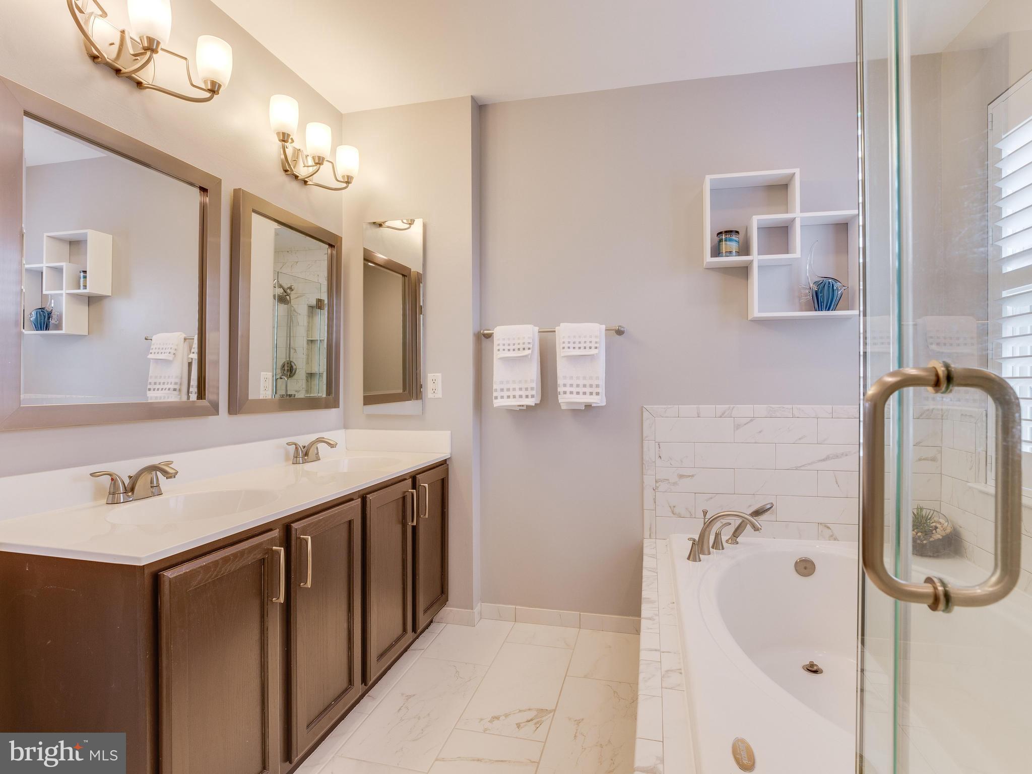 SOUTH RIDING - Residential