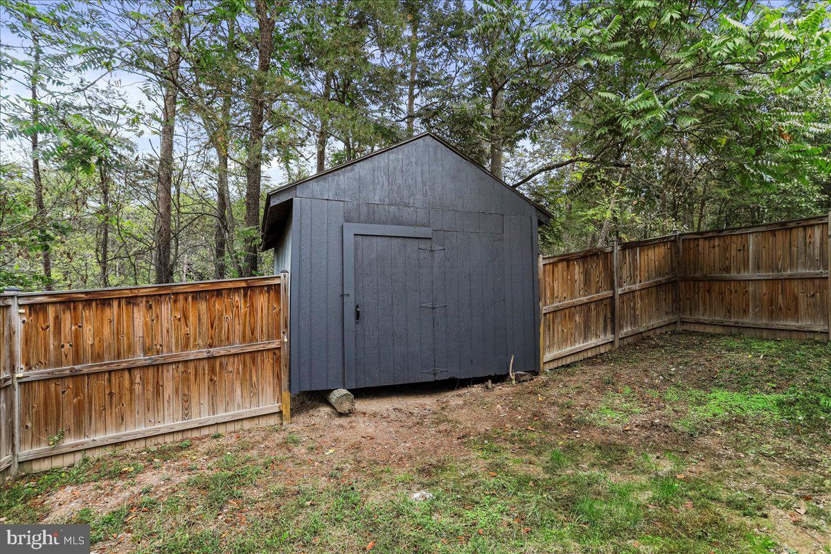 PIOUS RIDGE - Residential Lease