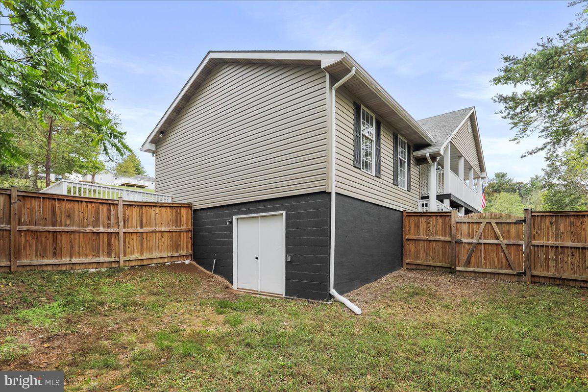 PIOUS RIDGE - Residential Lease