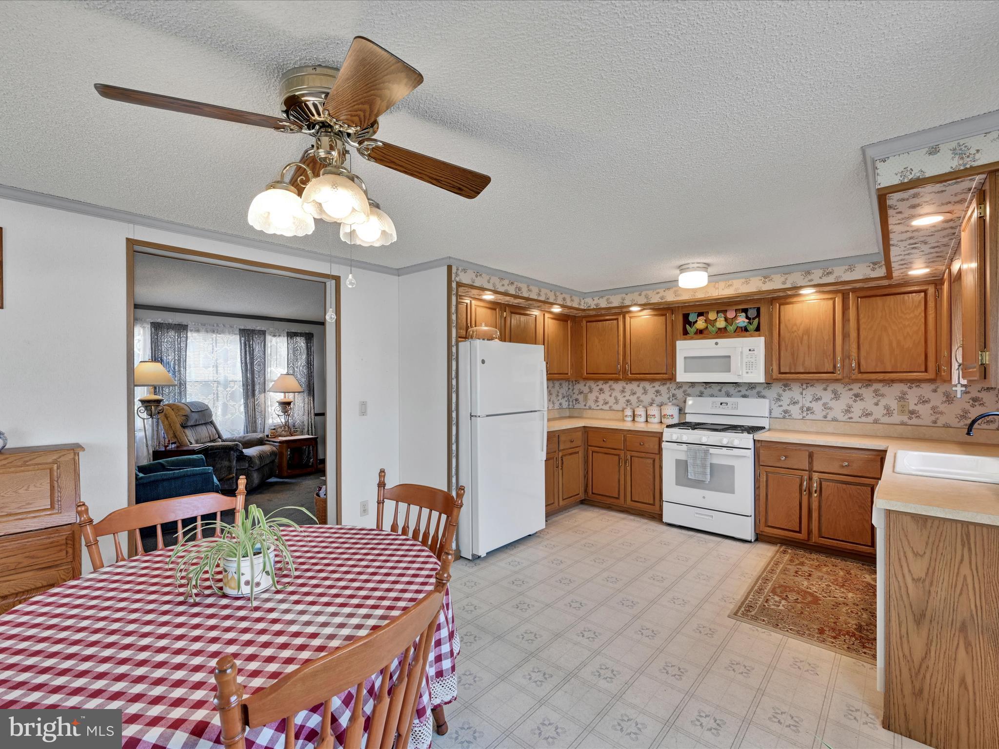 SUNSET ESTATES MHP - Residential