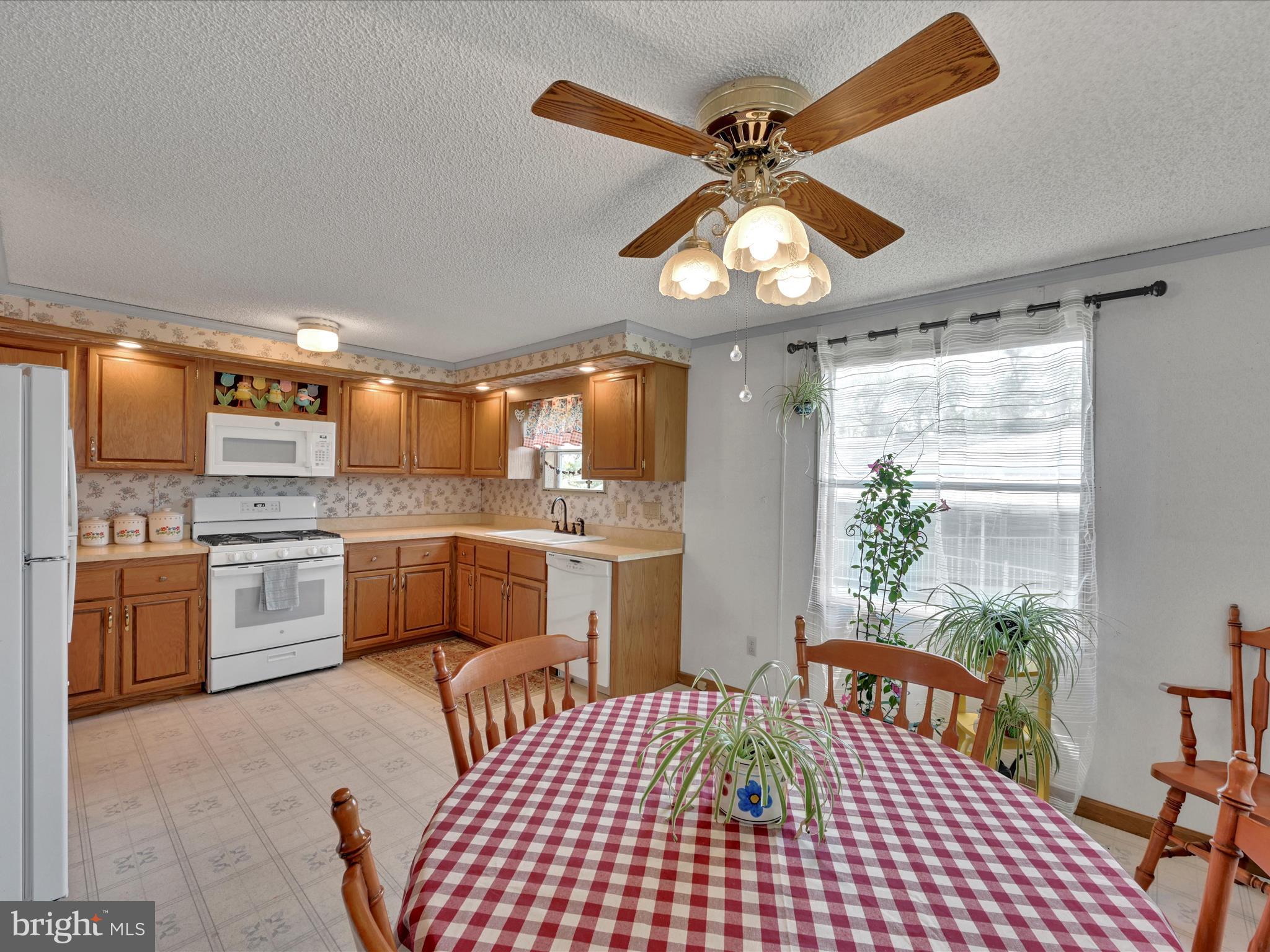 SUNSET ESTATES MHP - Residential