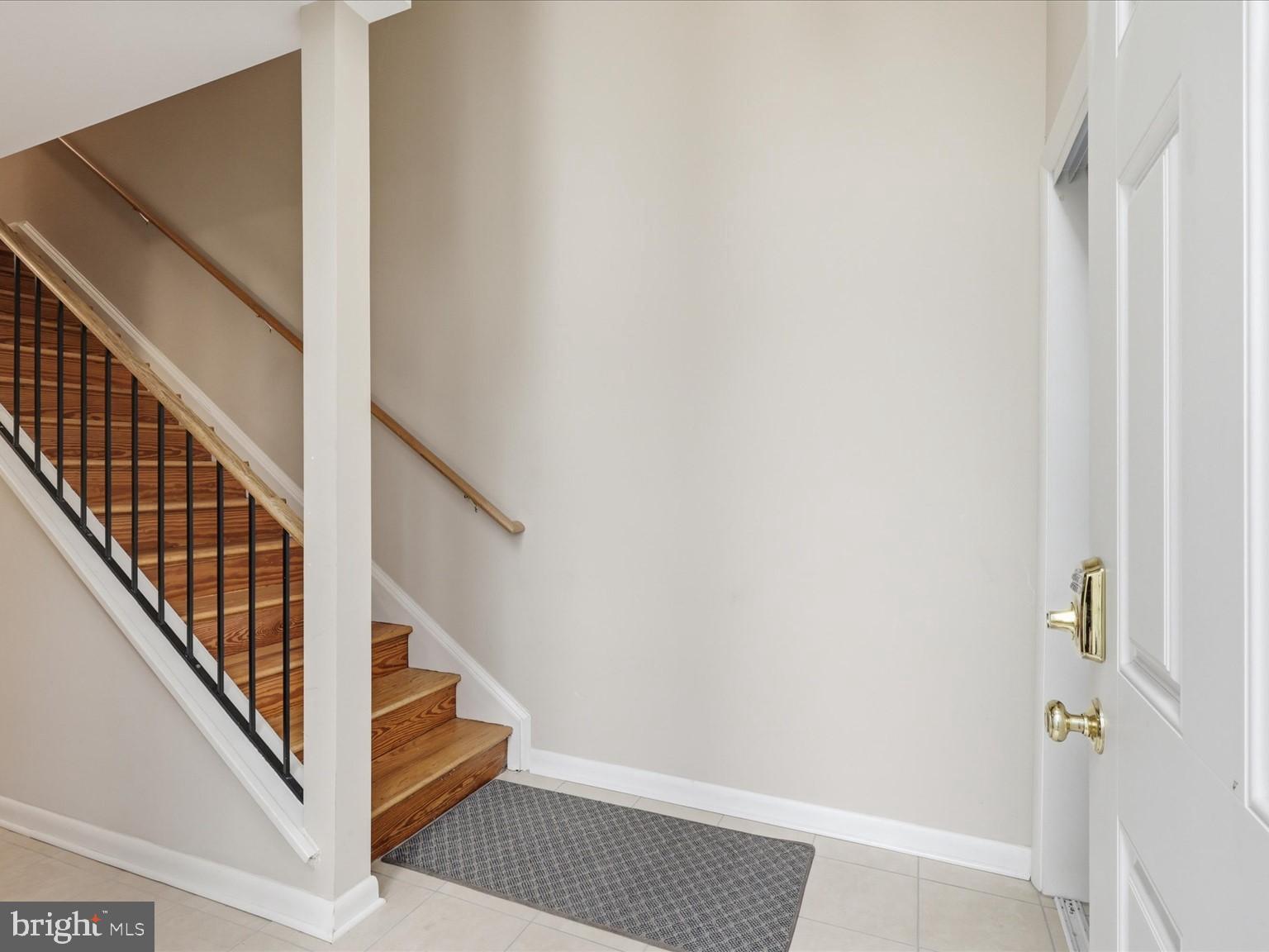 1426 YELLOWWOOD COURT