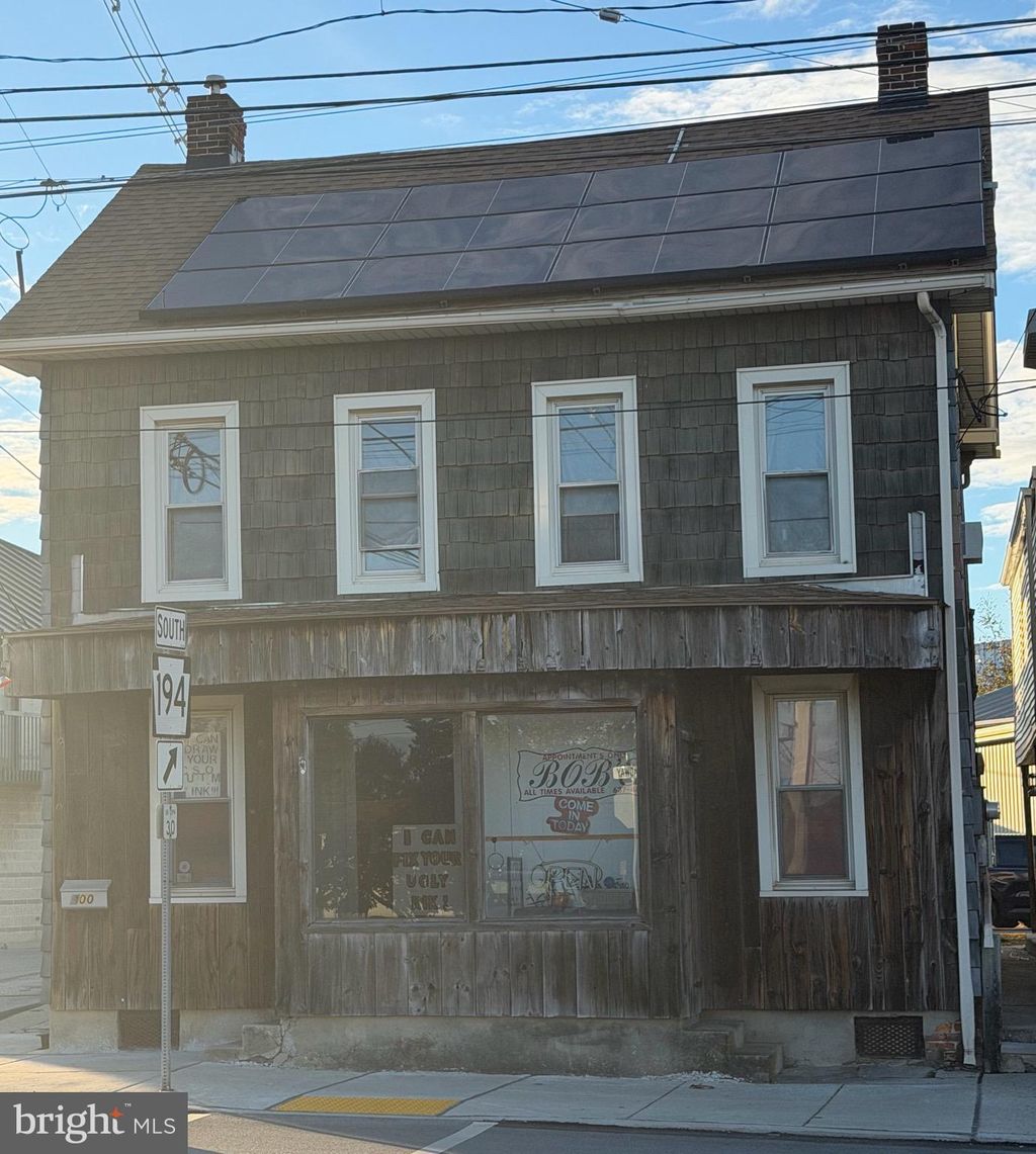 Photo of 400 Broadway, HANOVER, PA 17331 (MLS # PAYK2092050)